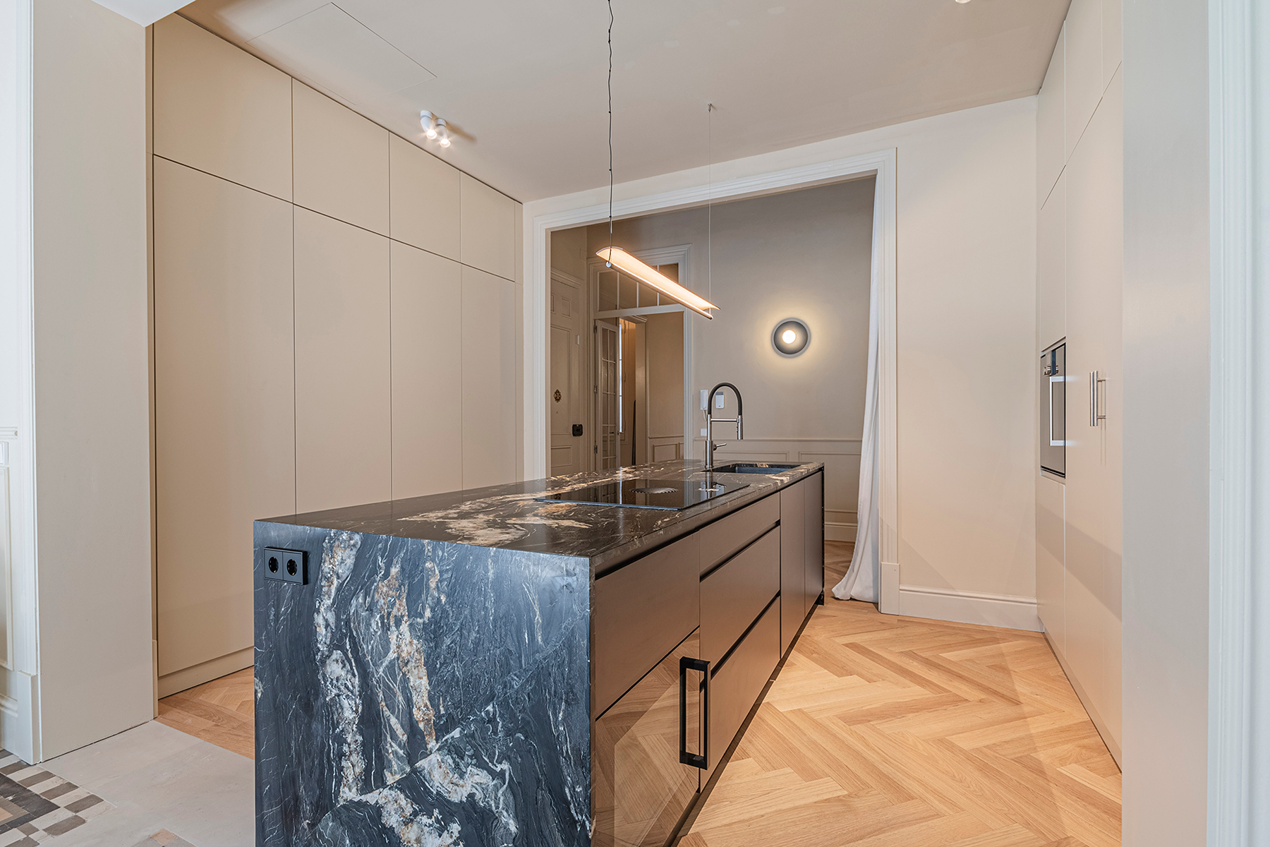  Extraordinary Modernist apartment with high ceilings - 物件實景