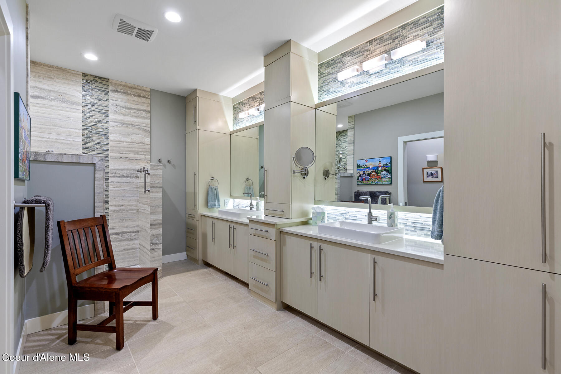 Hayden Lake, Idaho, 83835, United States, 4 Bedrooms Bedrooms, ,4 BathroomsBathrooms,Residential,For Sale,2015111