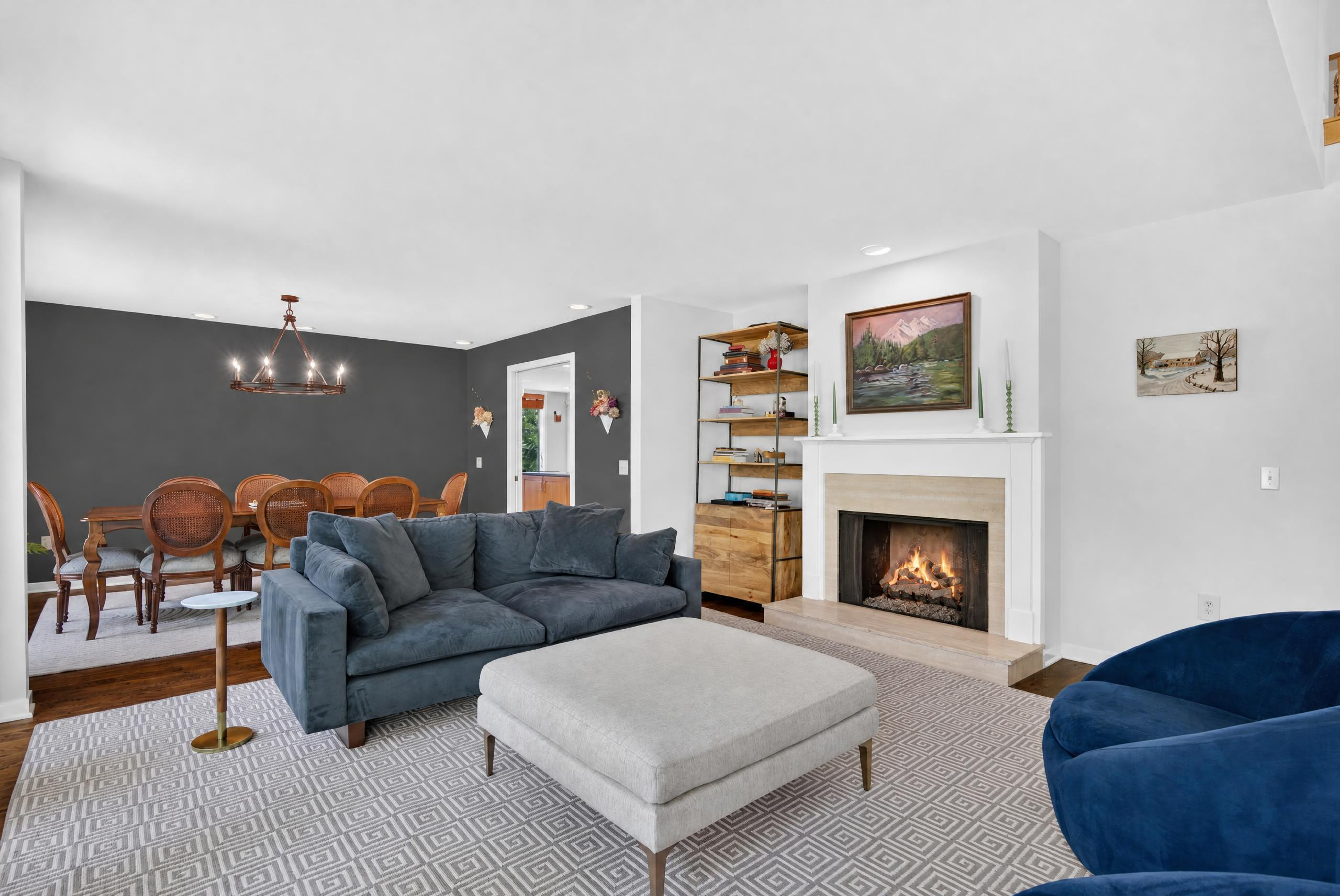  Immaculate Home with Classic Versatile Design Offers Privacy - 物件實景