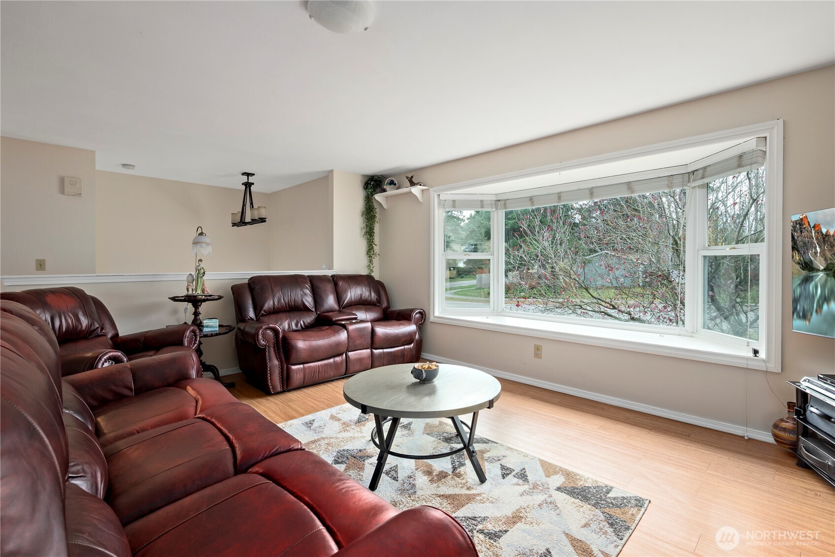 Oak Harbor, Washington, 98277, United States, 5 Bedrooms Bedrooms, ,2 BathroomsBathrooms,Residential,For Sale,2000673