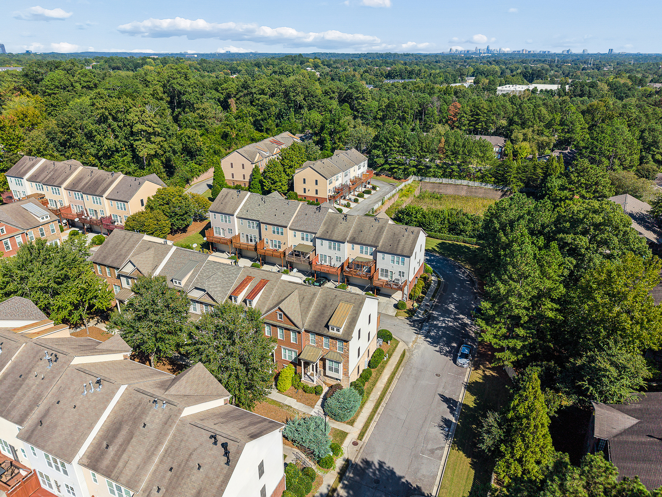  Impeccably Maintained End Unit Townhome in an Exceptional Smyrna Location - 物件實景