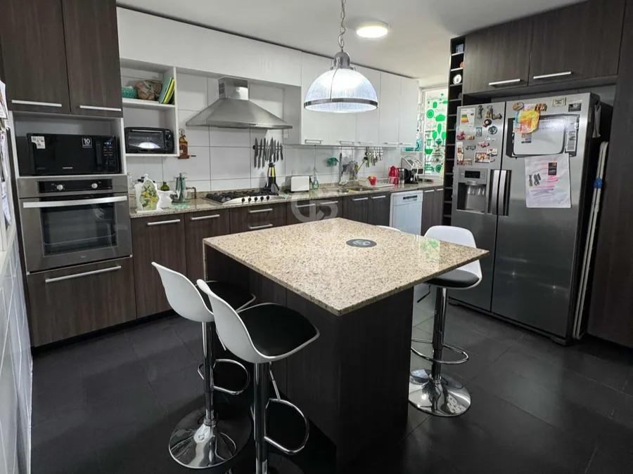 Vitacura, Chile, 3 Bedrooms Bedrooms, ,4 BathroomsBathrooms,Residential,For Sale,1827664