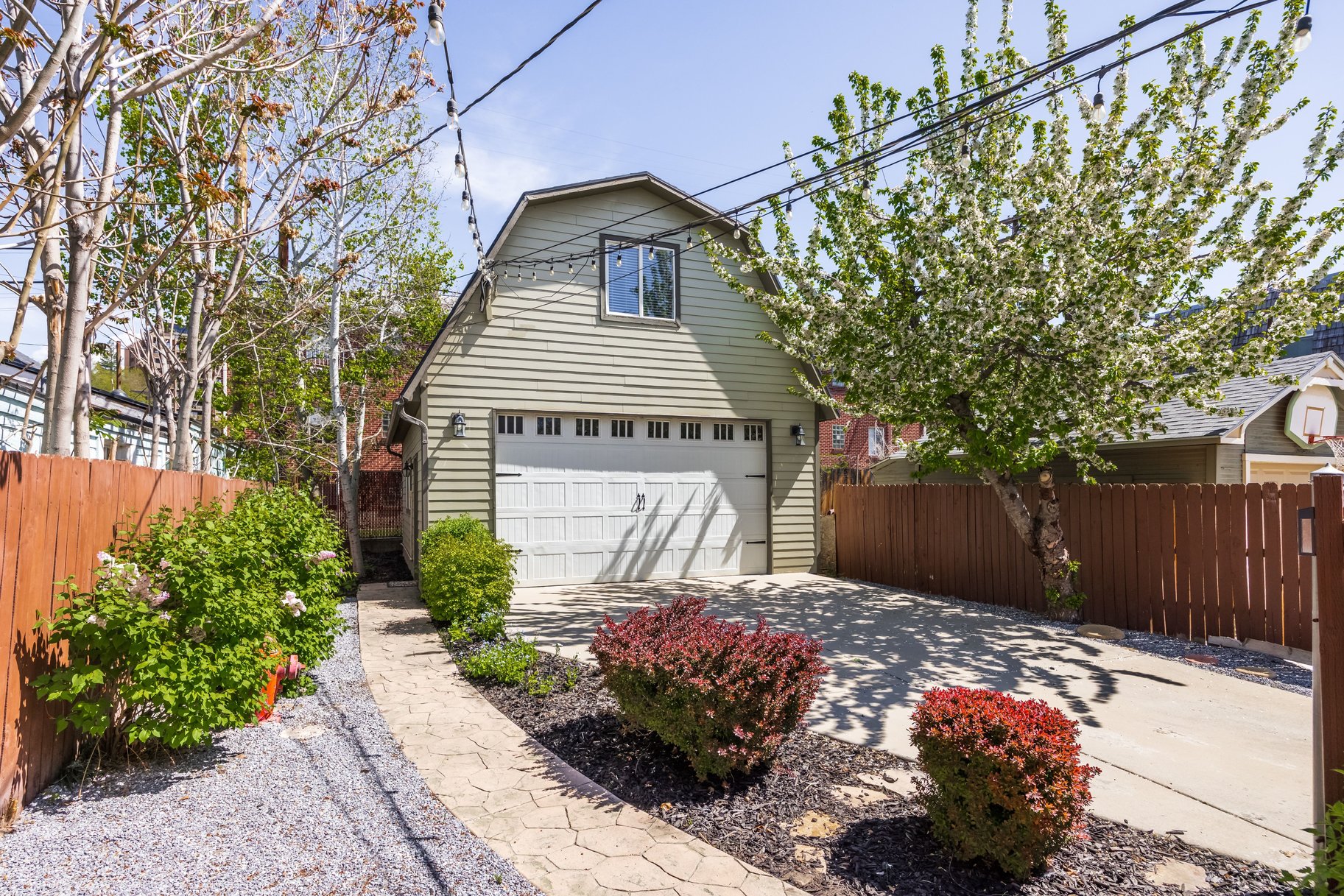  Historic 2-Story in Vibrant Marmalade - 物件實景