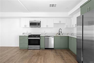 Van Nuys, California, 91405, United States, 11 Bedrooms Bedrooms, ,Residential,For Sale,1763615
