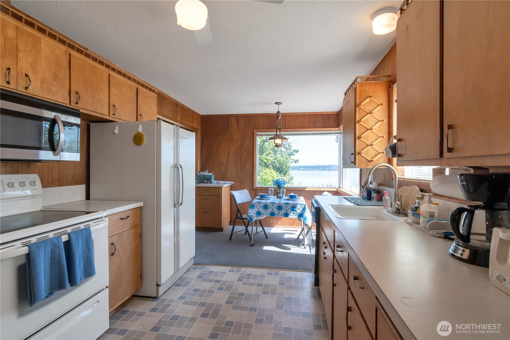 Langley, Washington, 98260, United States, 2 Bedrooms Bedrooms, ,Residential,For Sale,1895198