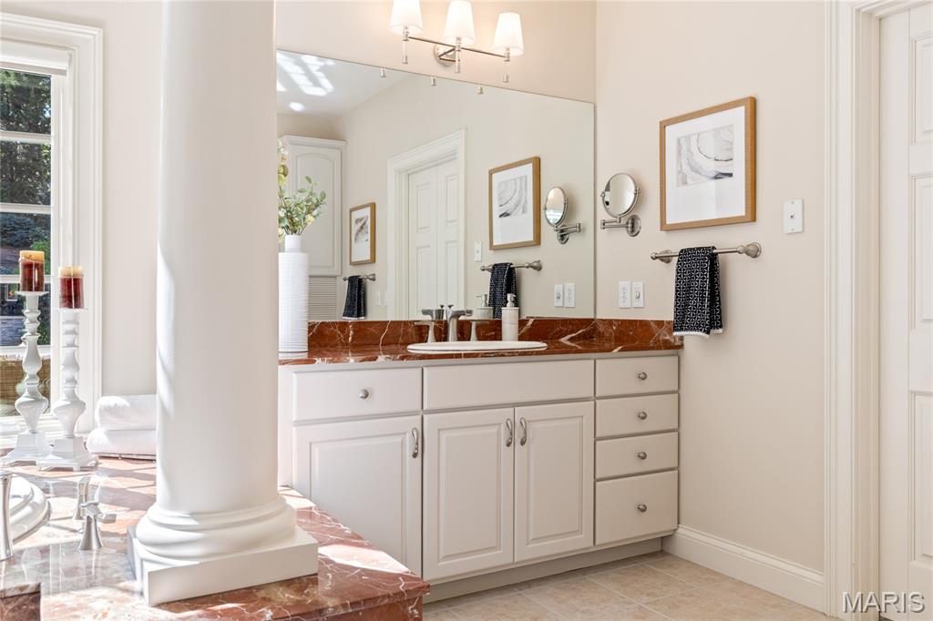 Town and Country, Missouri, 63141, United States, 5 Bedrooms Bedrooms, ,7 BathroomsBathrooms,Residential,For Sale,1966685