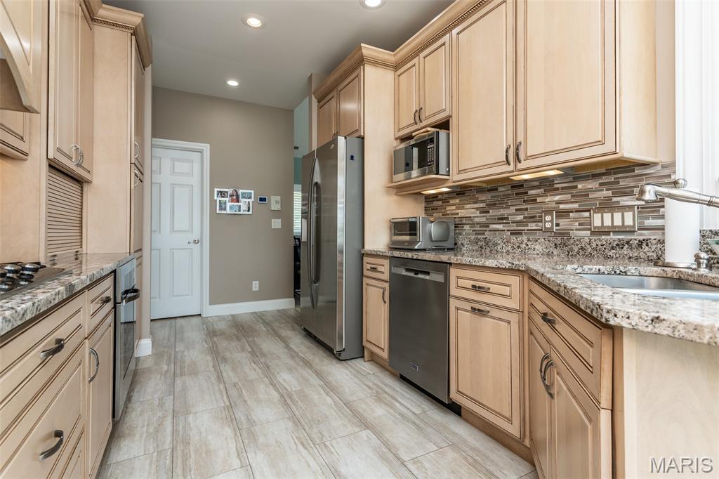 Grafton, Illinois, 62037, United States, 2 Bedrooms Bedrooms, ,2 BathroomsBathrooms,Residential,For Sale,1907573