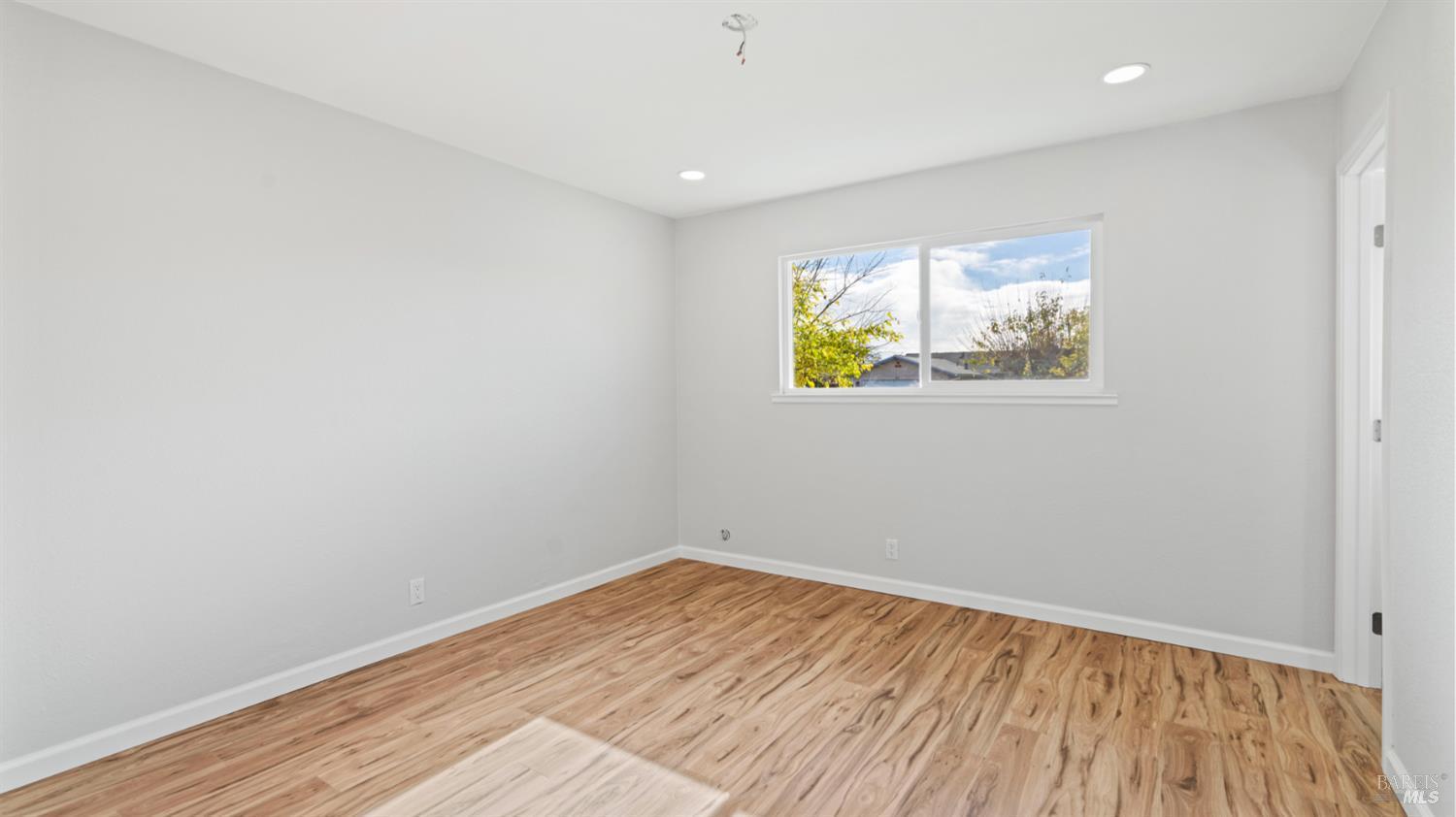 Vacaville, California, 95688, United States, 4 Bedrooms Bedrooms, ,2 BathroomsBathrooms,Residential,For Sale,2008554