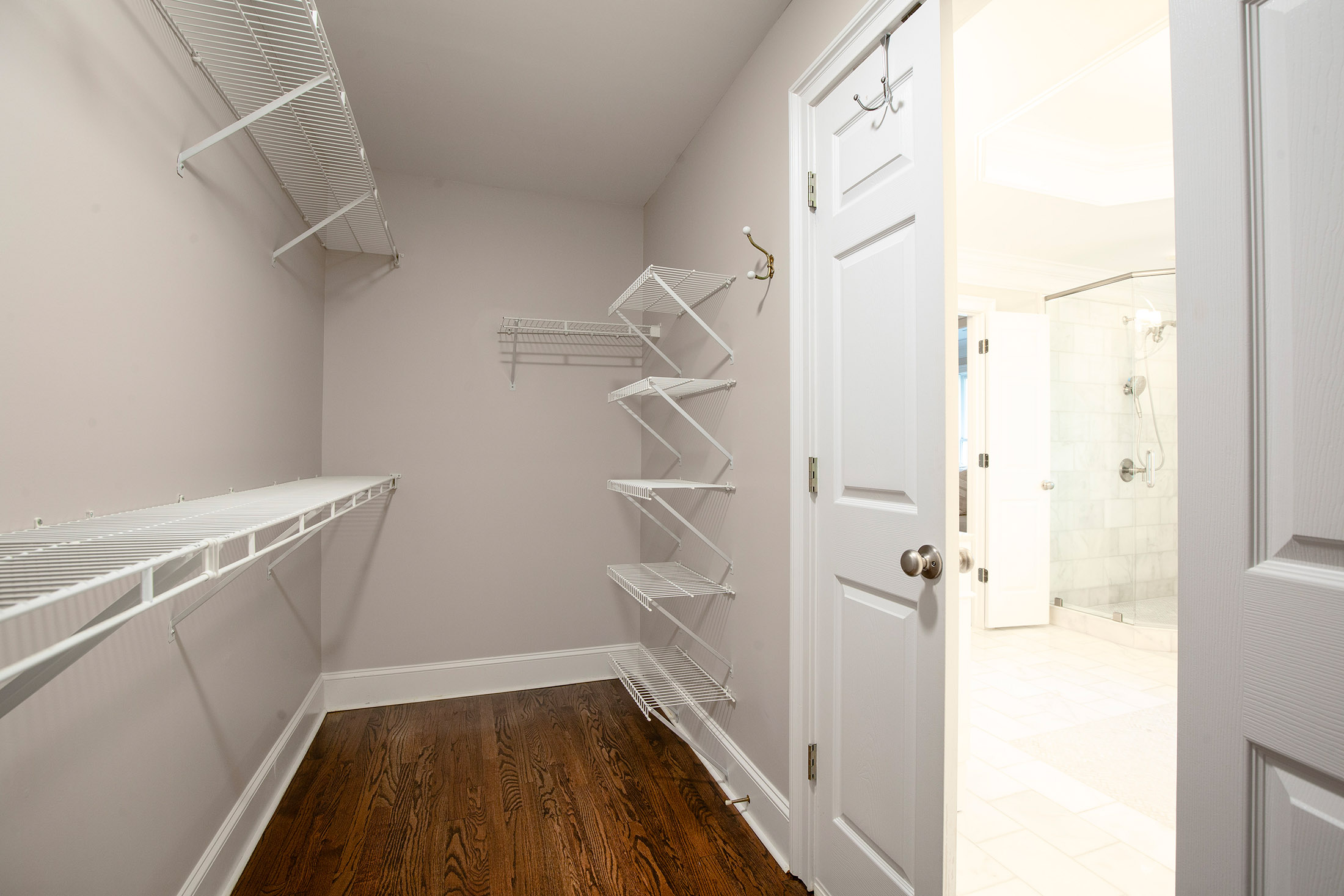  Recently Updated Four Bedroom Home in Gated Brookhaven Community - 物件實景