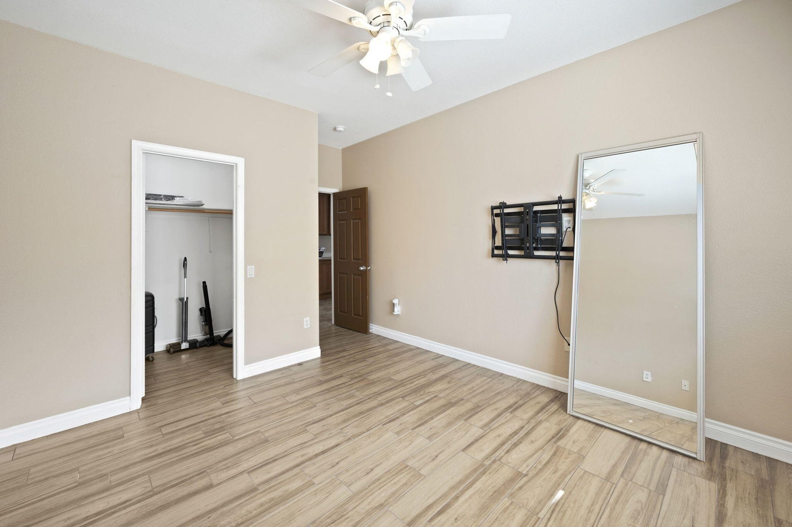 Indio, California, 92203, United States, 4 Bedrooms Bedrooms, ,3 BathroomsBathrooms,Residential,For Sale,1915530