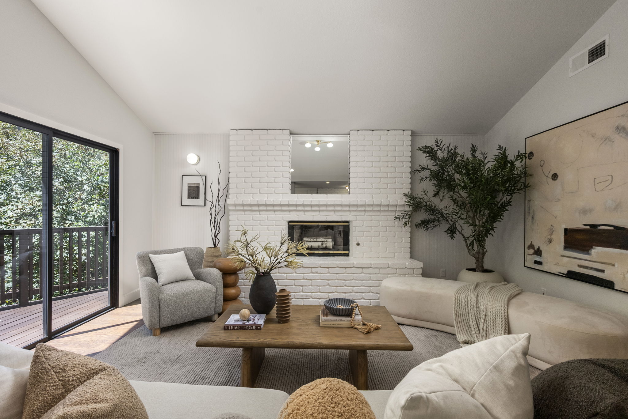  Expansive Residence in Millbrae Highlands - 物件實景