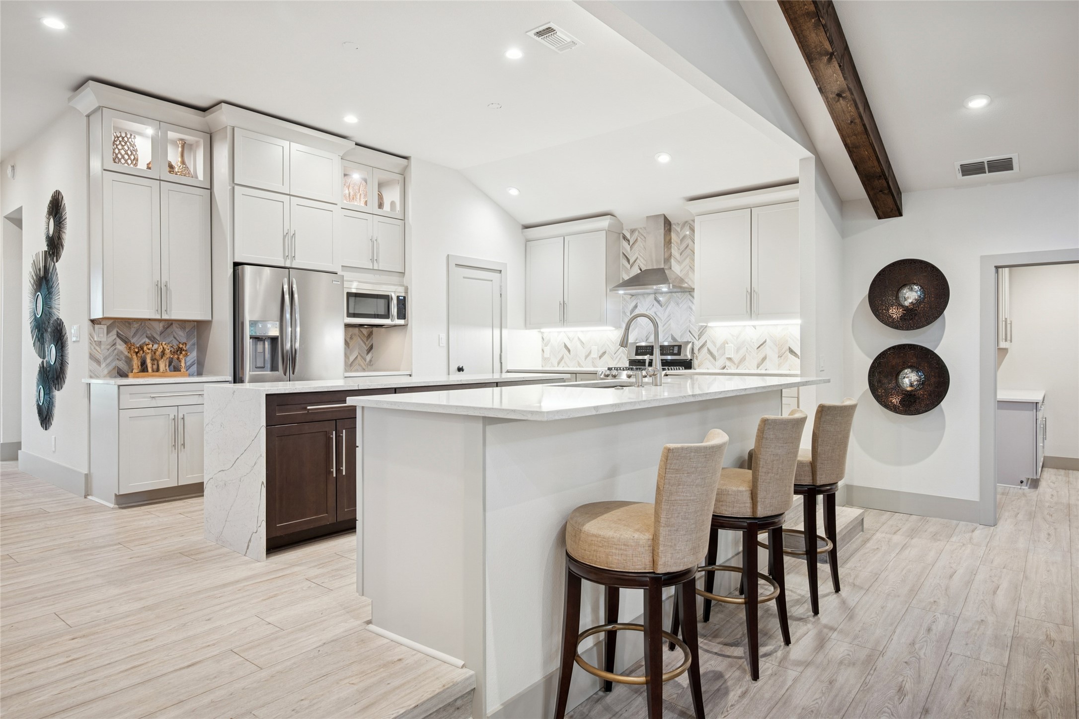 Highland Village, Texas, 75077, United States, 4 Bedrooms Bedrooms, ,3 BathroomsBathrooms,Residential,For Sale,1989492