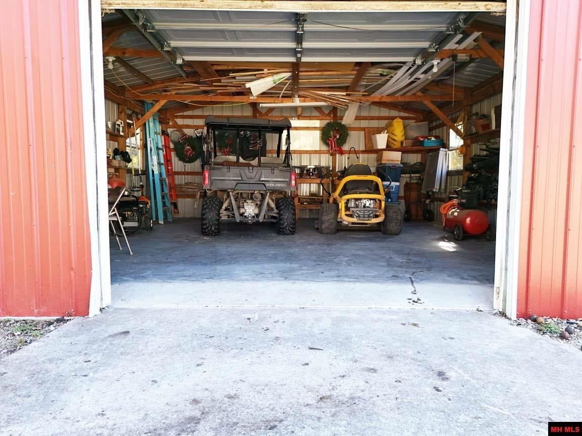 Mountain Home, Arkansas, 72653, United States, 4 Bedrooms Bedrooms, ,5 BathroomsBathrooms,Residential,For Sale,1981288