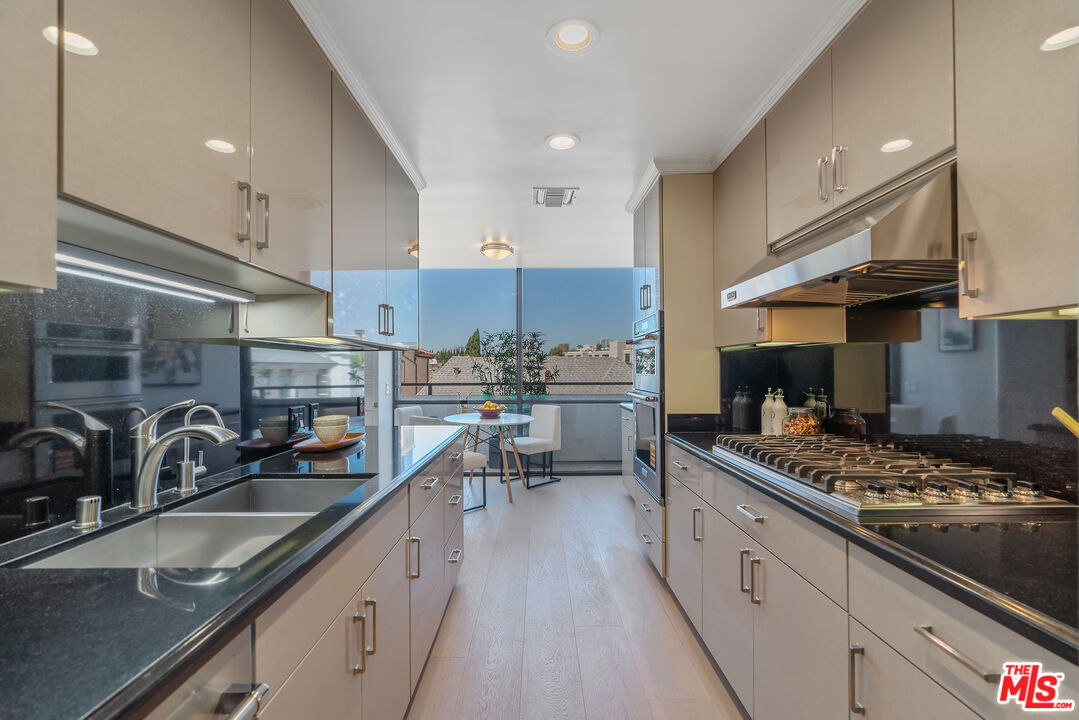 Beverly Hills, California, 90212, United States, 2 Bedrooms Bedrooms, ,3 BathroomsBathrooms,Residential,For Sale,1891933