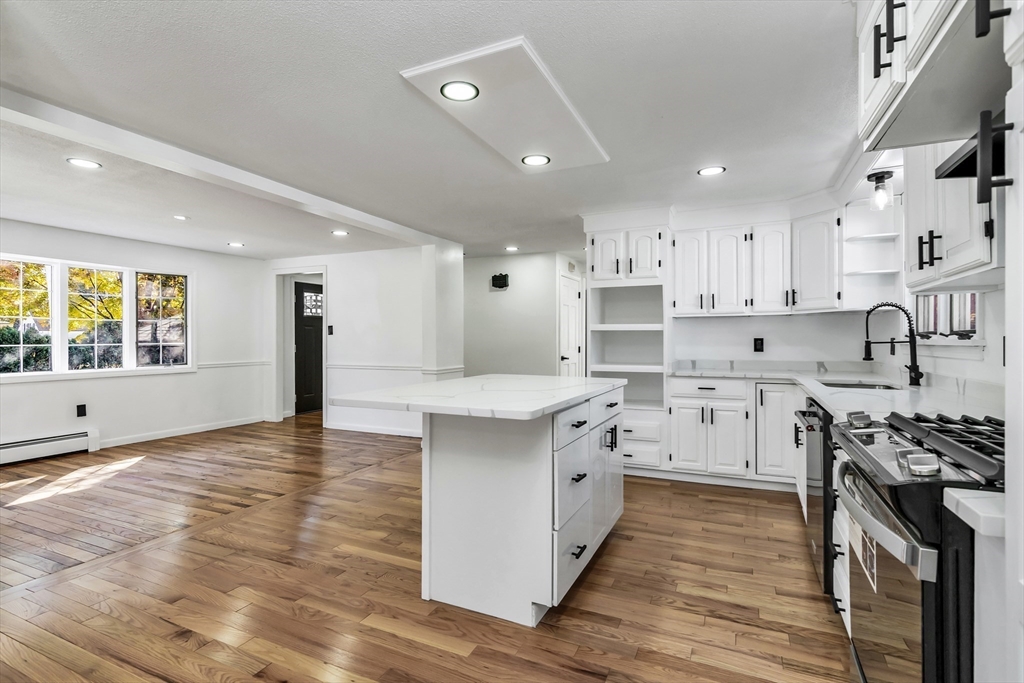 Methuen, Massachusetts, 01844, United States, 4 Bedrooms Bedrooms, ,3 BathroomsBathrooms,Residential,For Sale,1978164