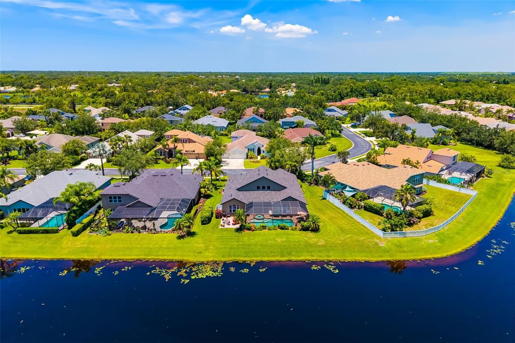 University Park, Florida, 34201, United States, 4 Bedrooms Bedrooms, ,4 BathroomsBathrooms,Residential,For Sale,1876189