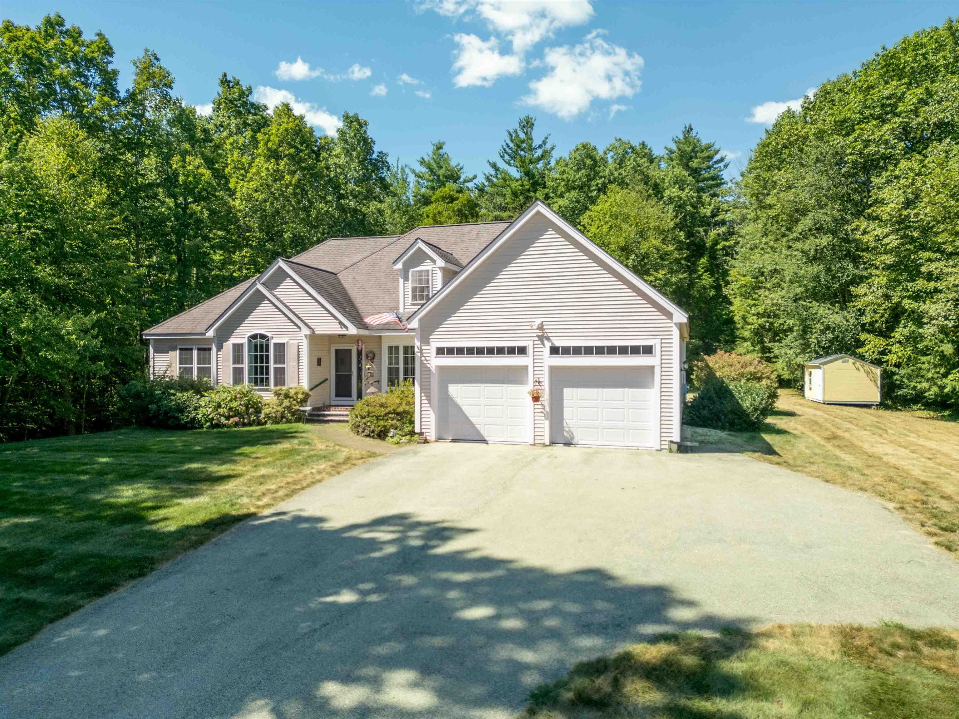 Chester, New Hampshire, 03036, United States, 3 Bedrooms Bedrooms, ,2 BathroomsBathrooms,Residential,For Sale,1926027