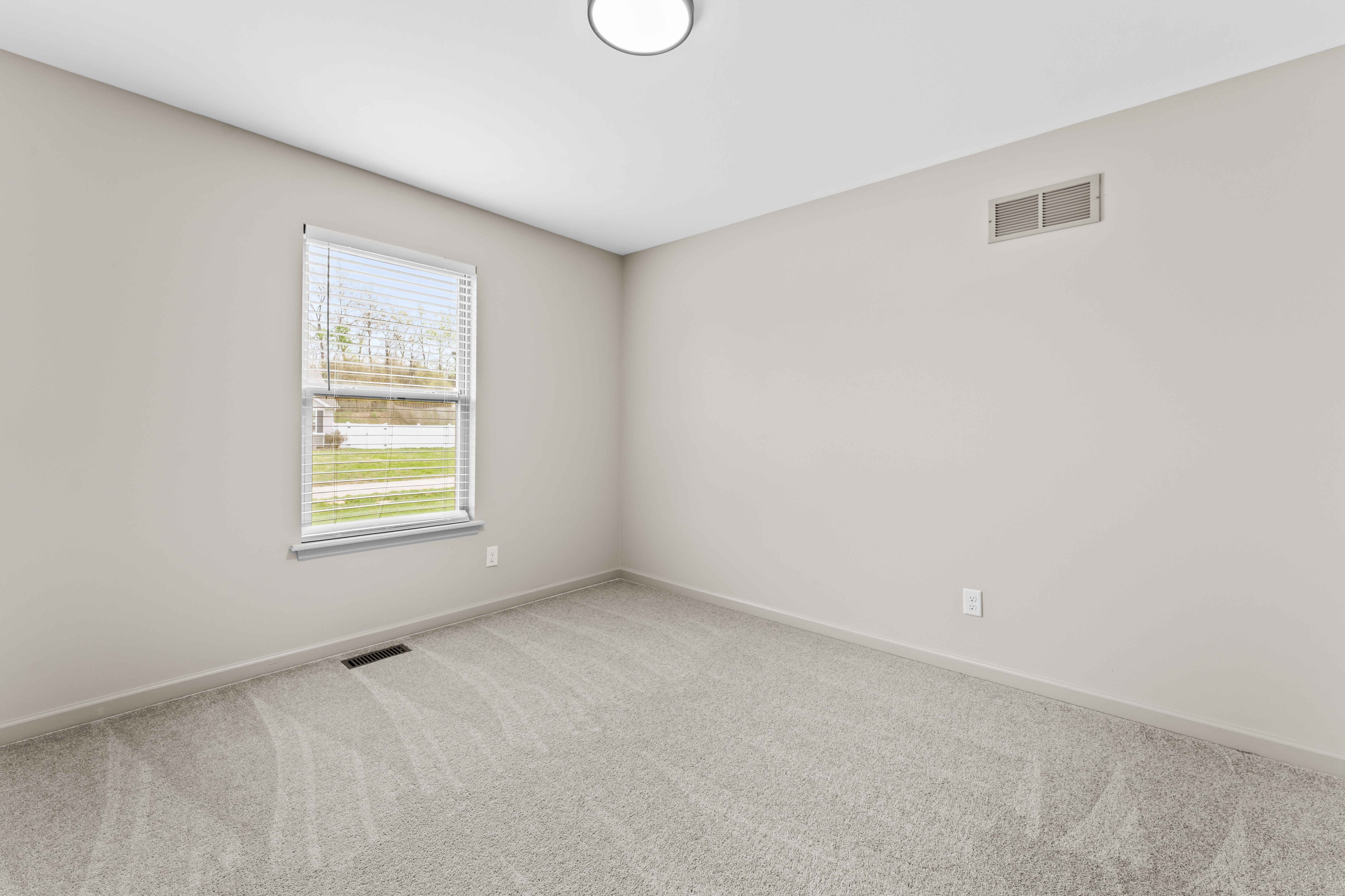  Charming Modern Ranch with Energy Efficiency and Endless Potential - 物件實景