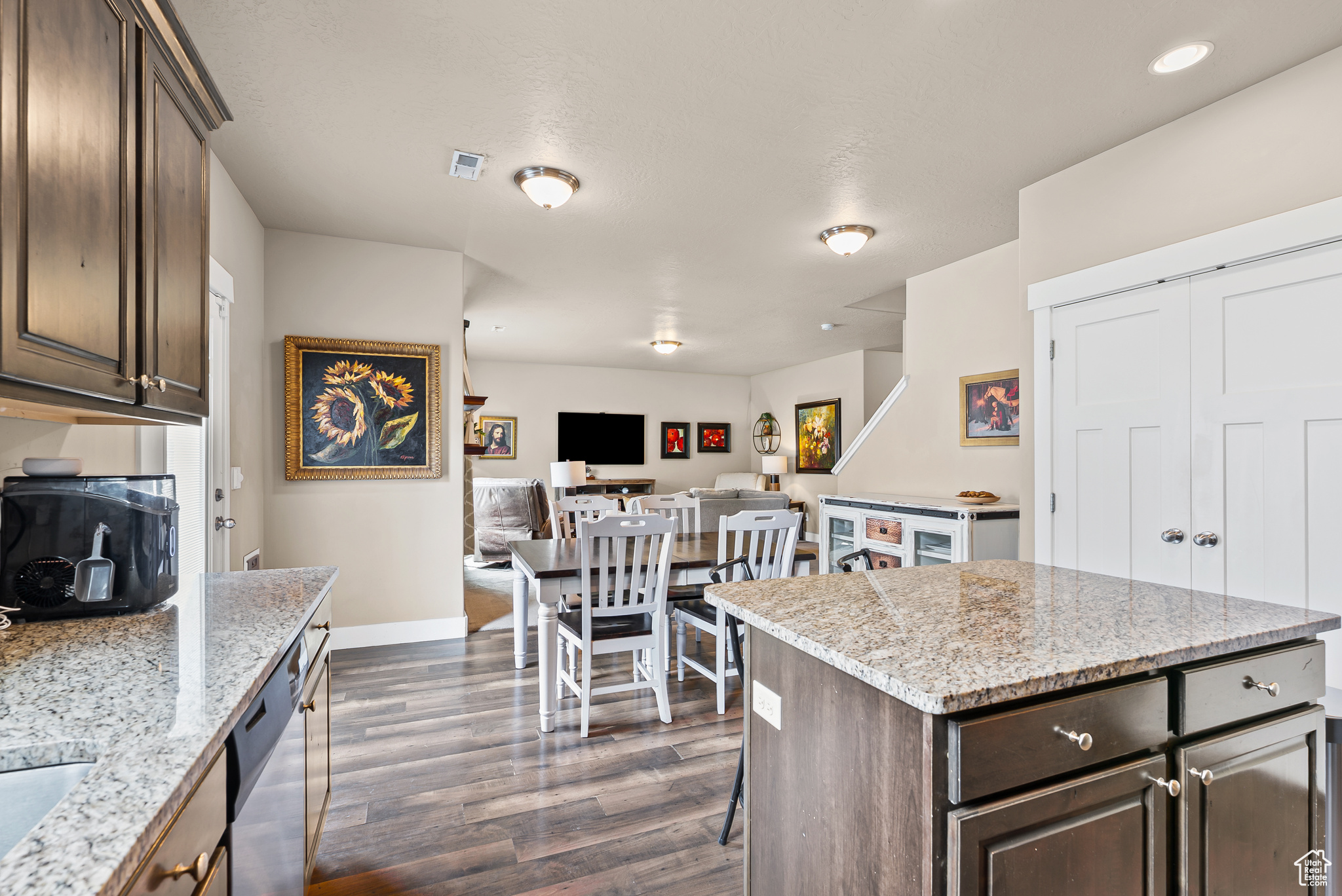 Herriman, Utah, 84096, United States, 4 Bedrooms Bedrooms, ,4 BathroomsBathrooms,Residential,For Sale,1949819