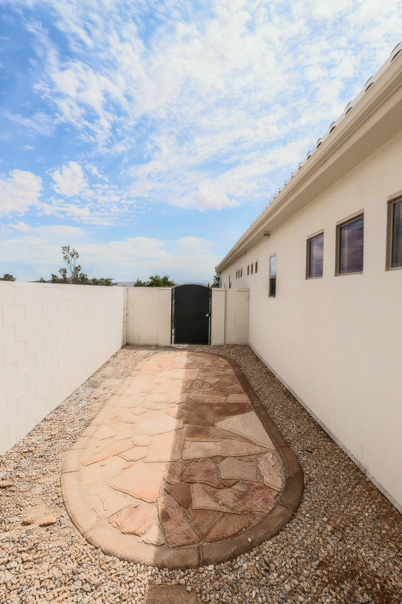 St George, Utah, 84790, United States, 3 Bedrooms Bedrooms, ,Residential,For Sale,1927191