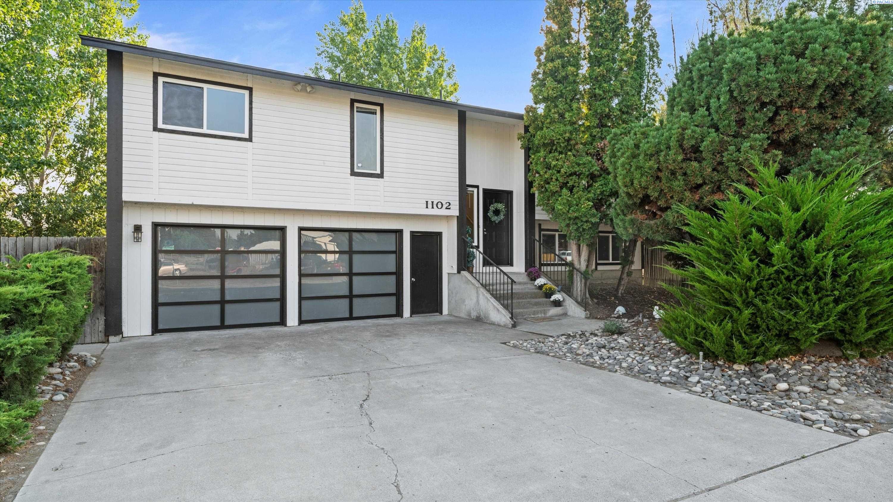 Kennewick, Washington, 99338, United States, 4 Bedrooms Bedrooms, ,1 BathroomBathrooms,Residential,For Sale,1933317