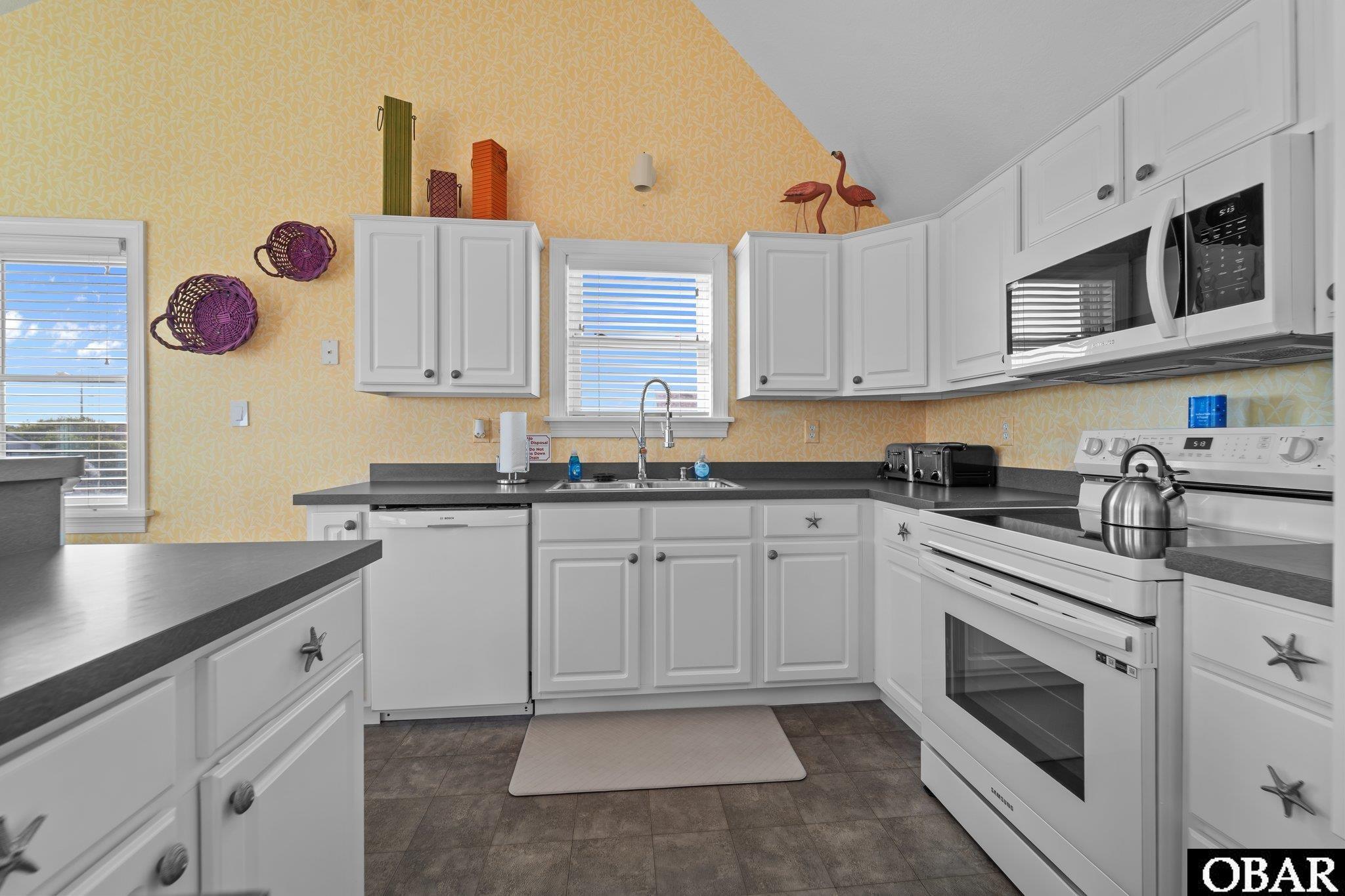 Kill Devil Hills, North Carolina, 27948, United States, 5 Bedrooms Bedrooms, ,4 BathroomsBathrooms,Residential,For Sale,1792388