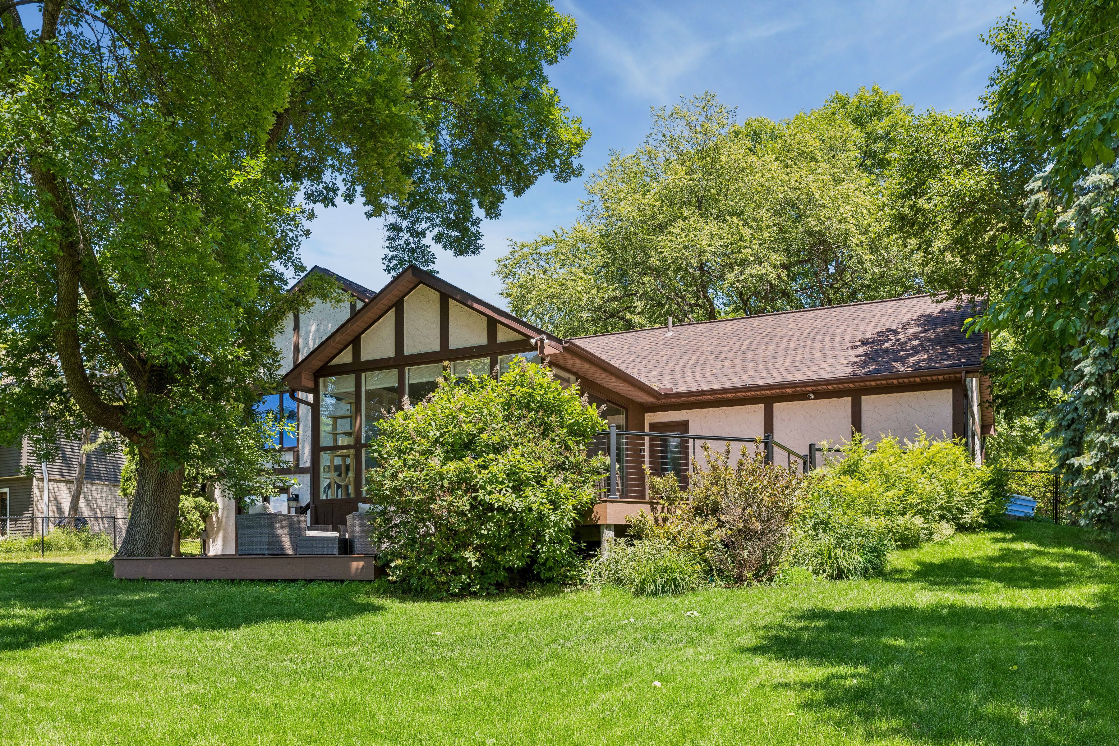  Beautifully Updated Home Overlooking Bent Creek Golf Course - 物件實景