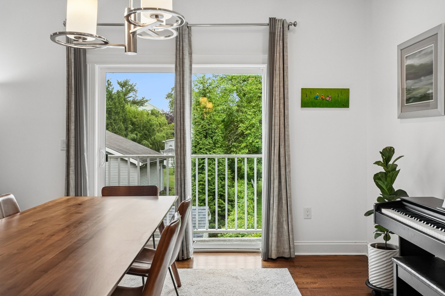  ?Steven Court Community? Meticulously Maintained Top to Bottom Townhome - 物件實景
