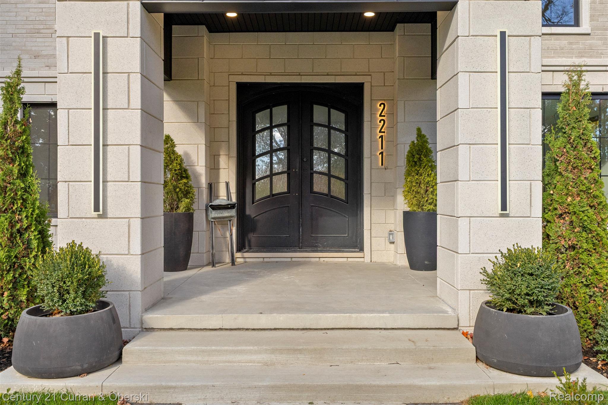 Dearborn, Michigan, 48128, United States, 5 Bedrooms Bedrooms, ,5 BathroomsBathrooms,Residential,For Sale,2030794