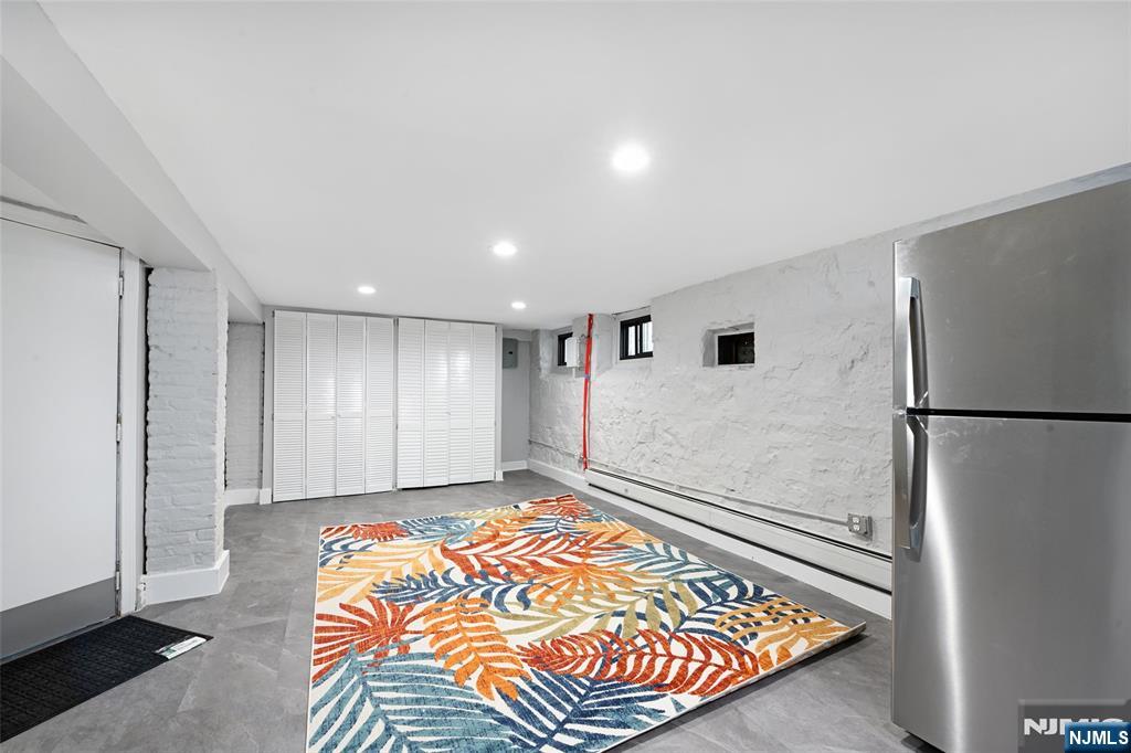 Jersey City, New Jersey, 07306, United States, 9 Bedrooms Bedrooms, ,6 BathroomsBathrooms,Residential,For Sale,1926264