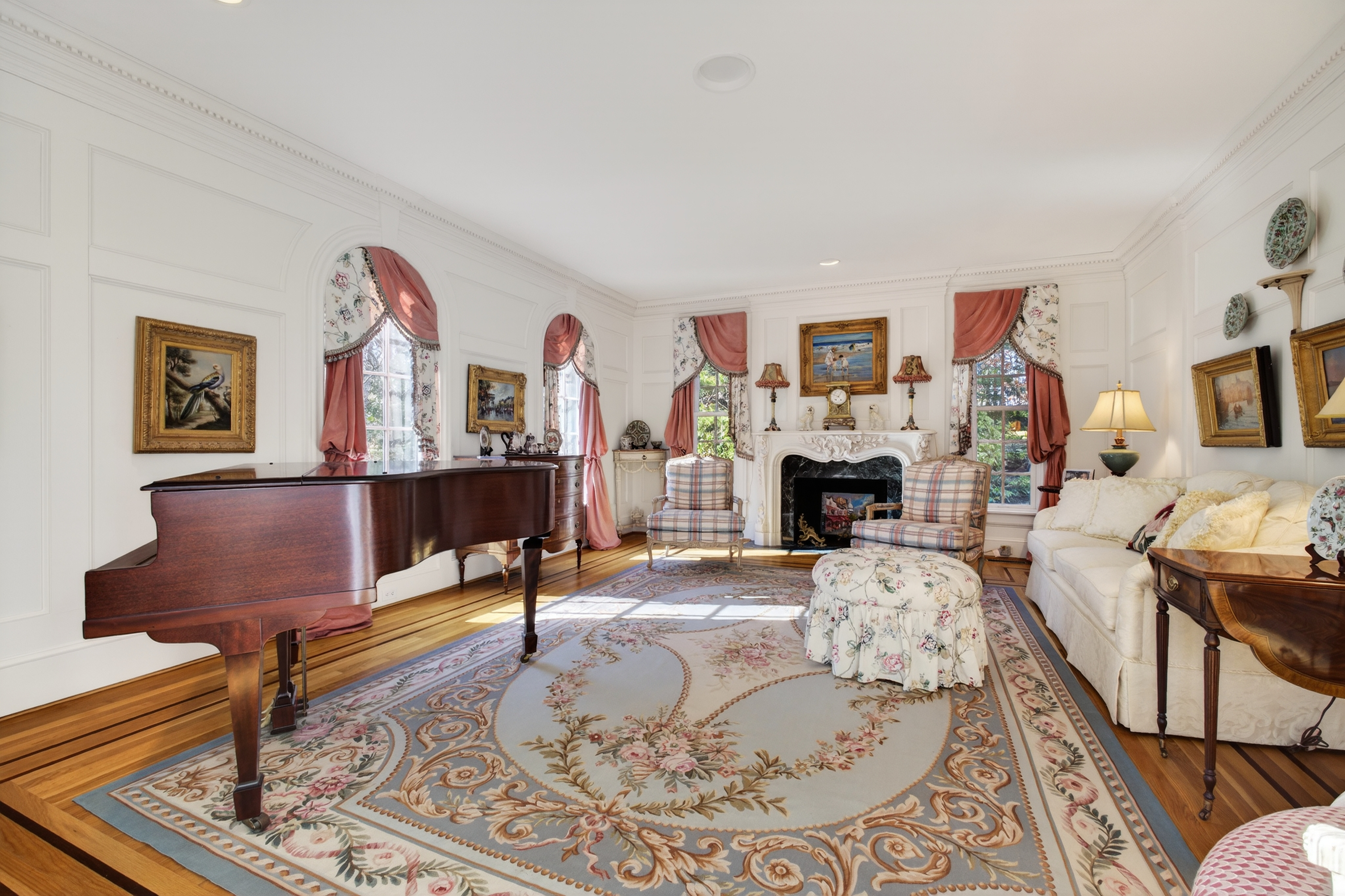  Riverside Elegance Meets Neoclassical Grandeur - 物件實景