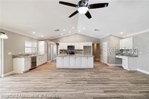 LAKE PLACID, Florida, 33852, United States, 5 Bedrooms Bedrooms, ,5 BathroomsBathrooms,Residential,For Sale,1983163