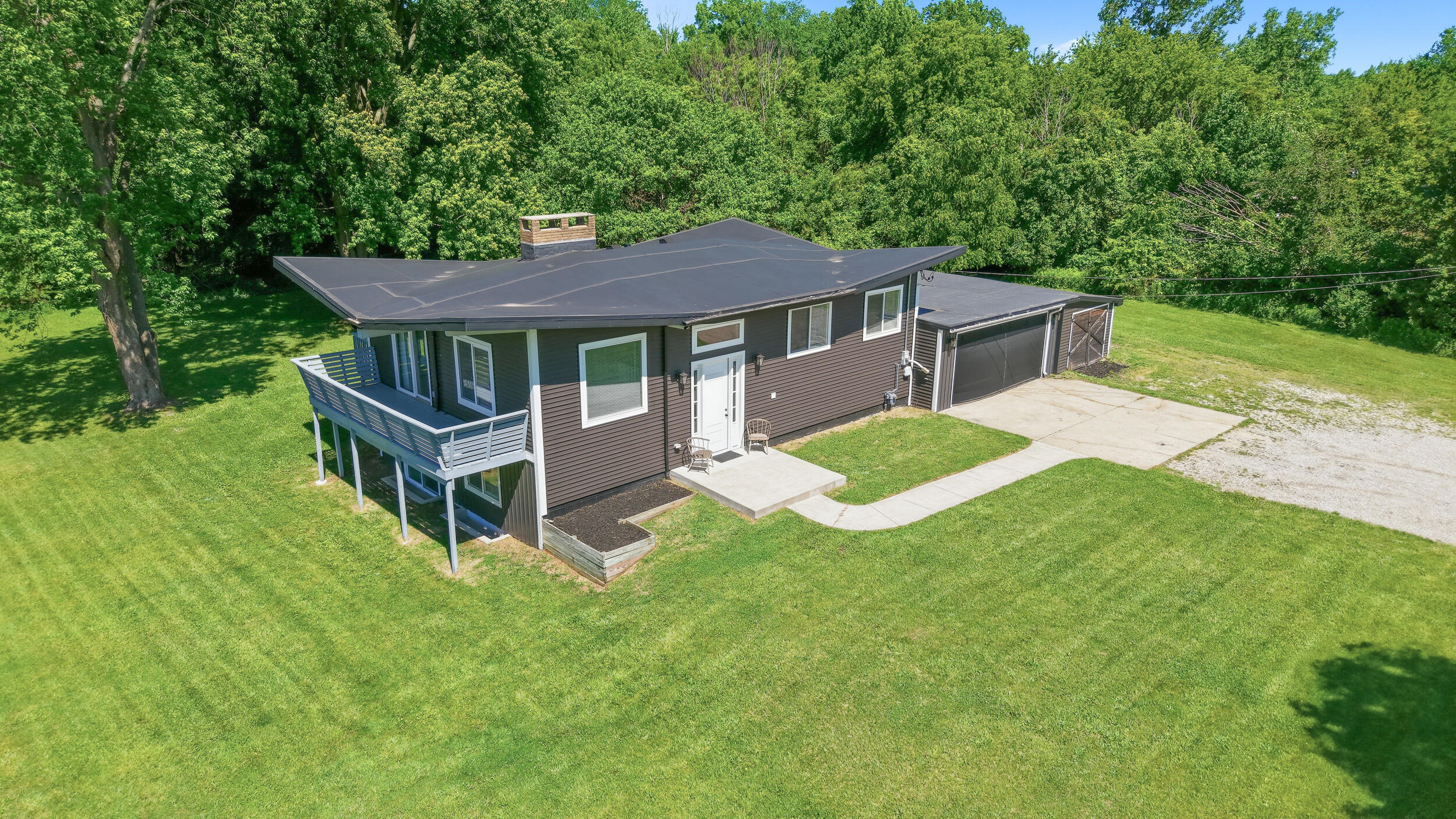 Pine Island Dr, Comstock Park, MI 49321