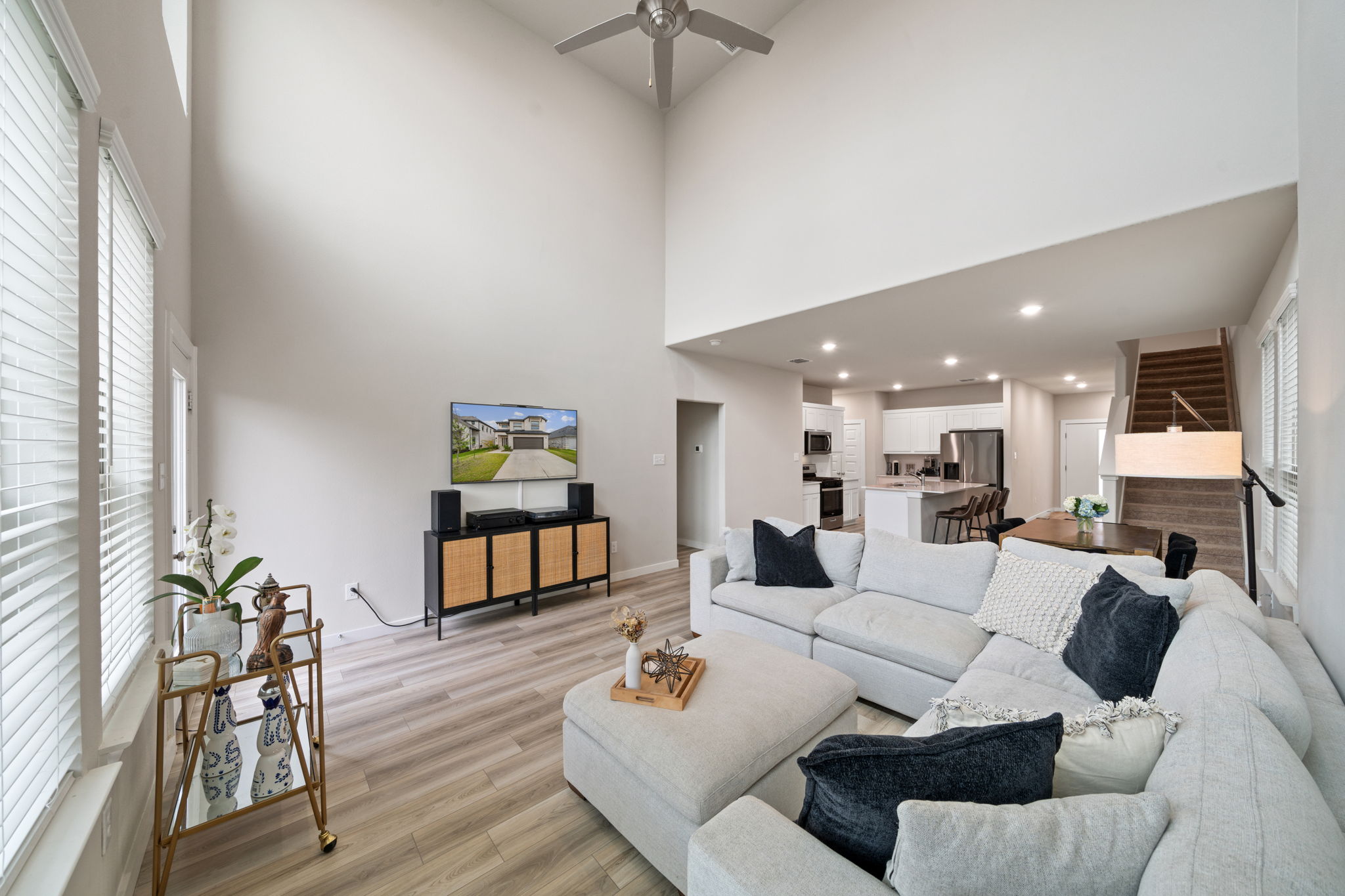  High Ceilings, Natural Light, and Modern Elegance in McKinney ISD - 物件實景