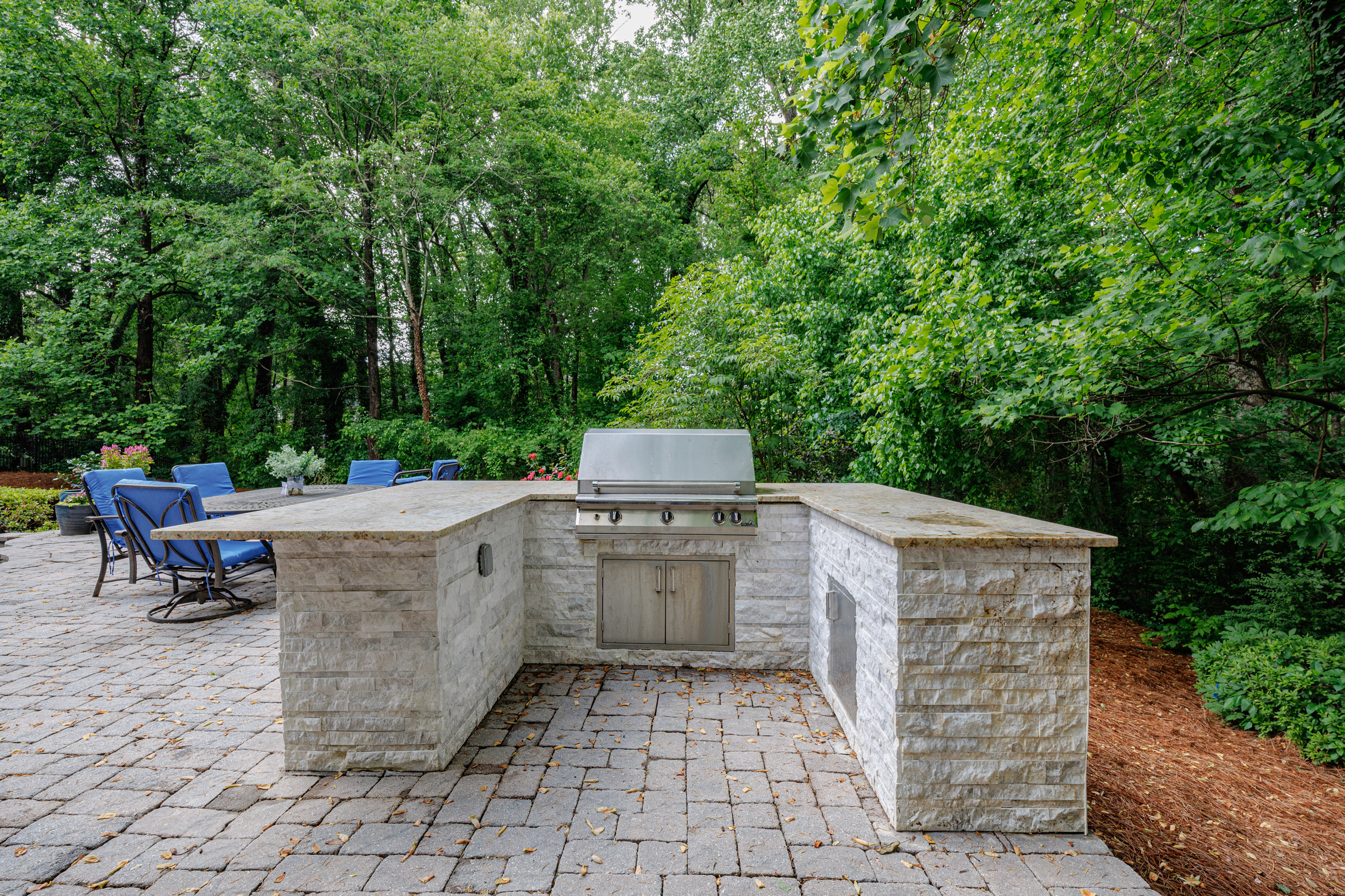  Stunning European-inspired Home on Private, Wooded Lot in East Cobb - 物件實景