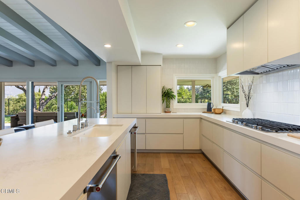 La Canada Flintridge, California, 91011, United States, 3 Bedrooms Bedrooms, ,3 BathroomsBathrooms,Residential,For Sale,1941612