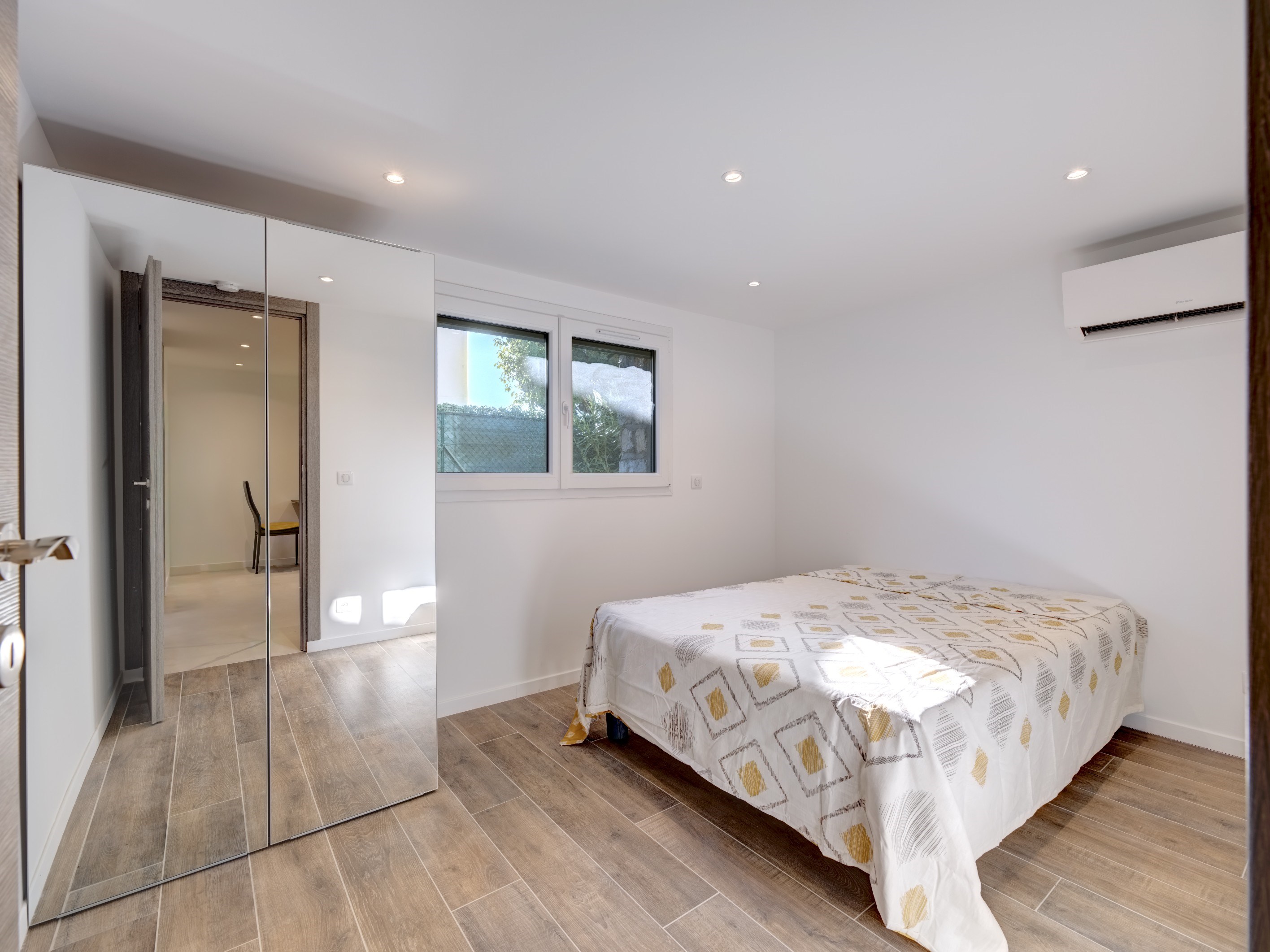  Cannes Tassigny elegant villa for sale, garden, spacious living area - 物件實景