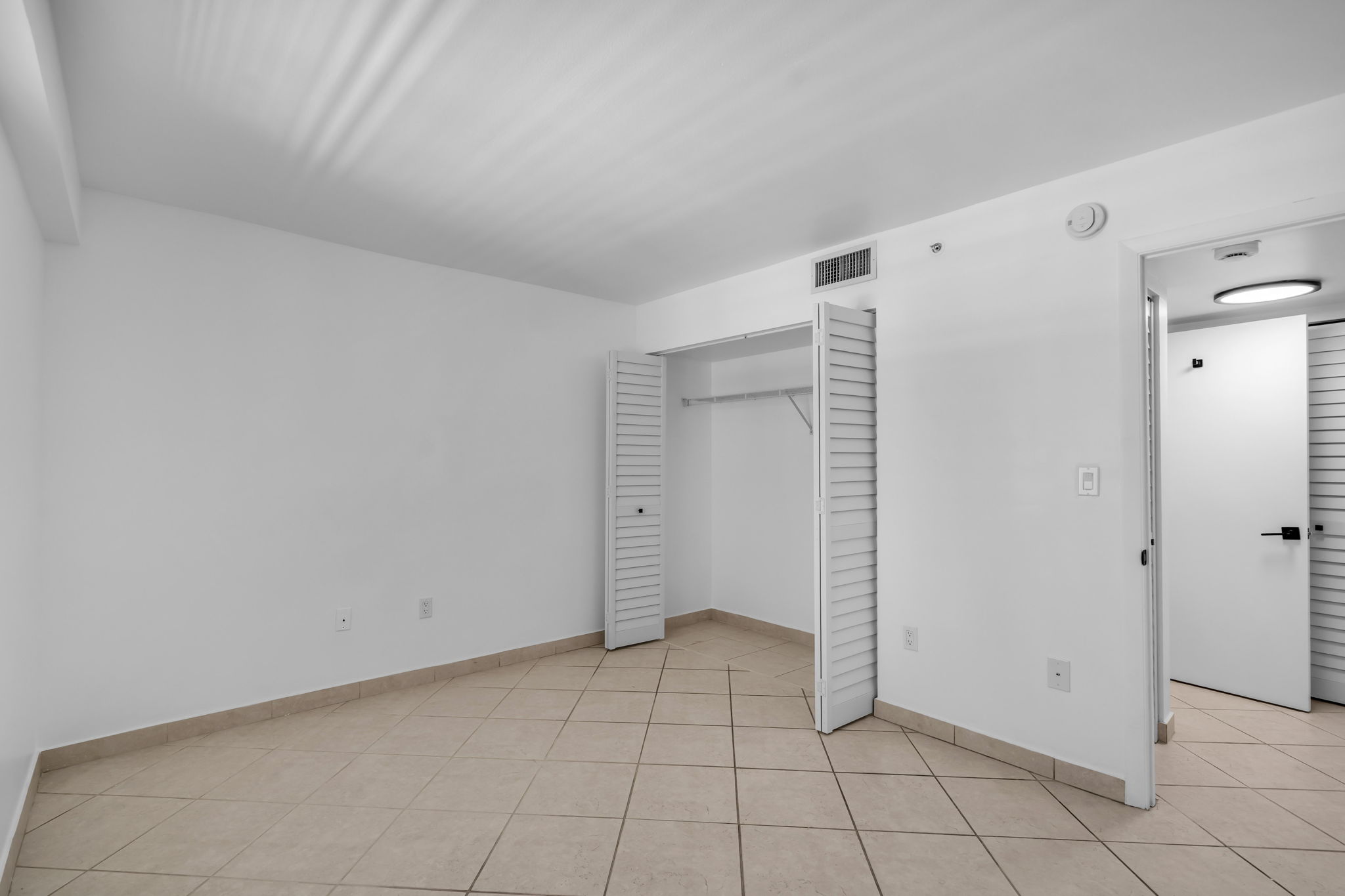  1401 Bay Rd, Miami Beach, FL, 33139 - 物件實景
