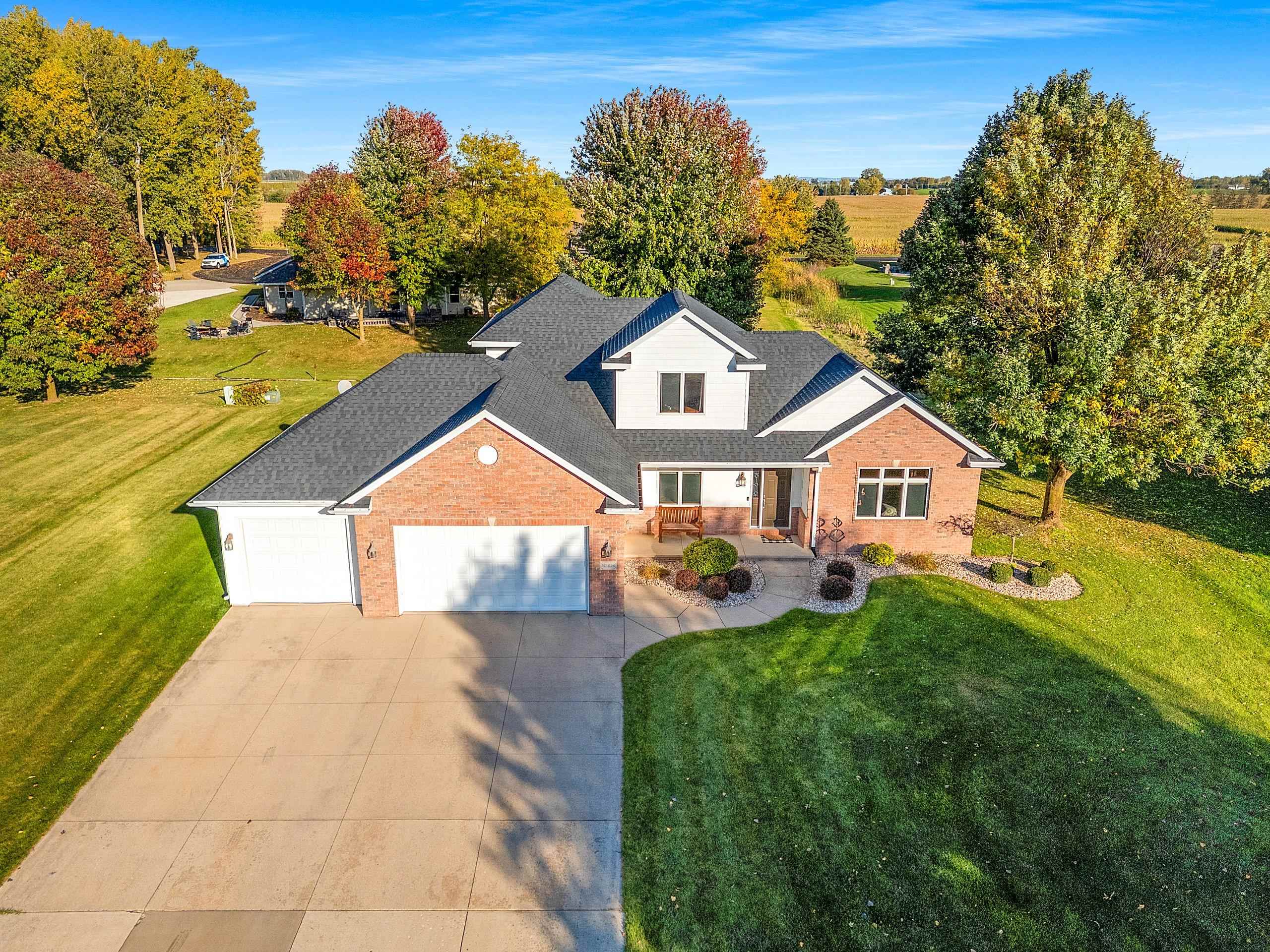 APPLETON, Wisconsin, 54913, United States, 4 Bedrooms Bedrooms, ,3 BathroomsBathrooms,Residential,For Sale,1960996