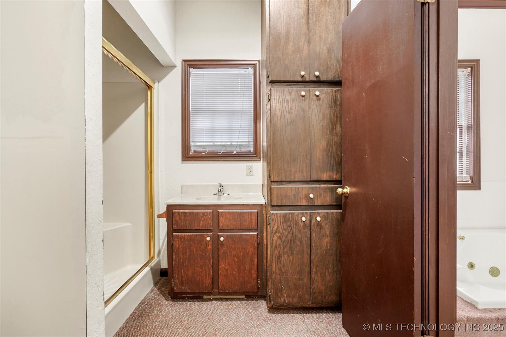 Jenks, Oklahoma, 74037, United States, 4 Bedrooms Bedrooms, ,5 BathroomsBathrooms,Residential,For Sale,1840123