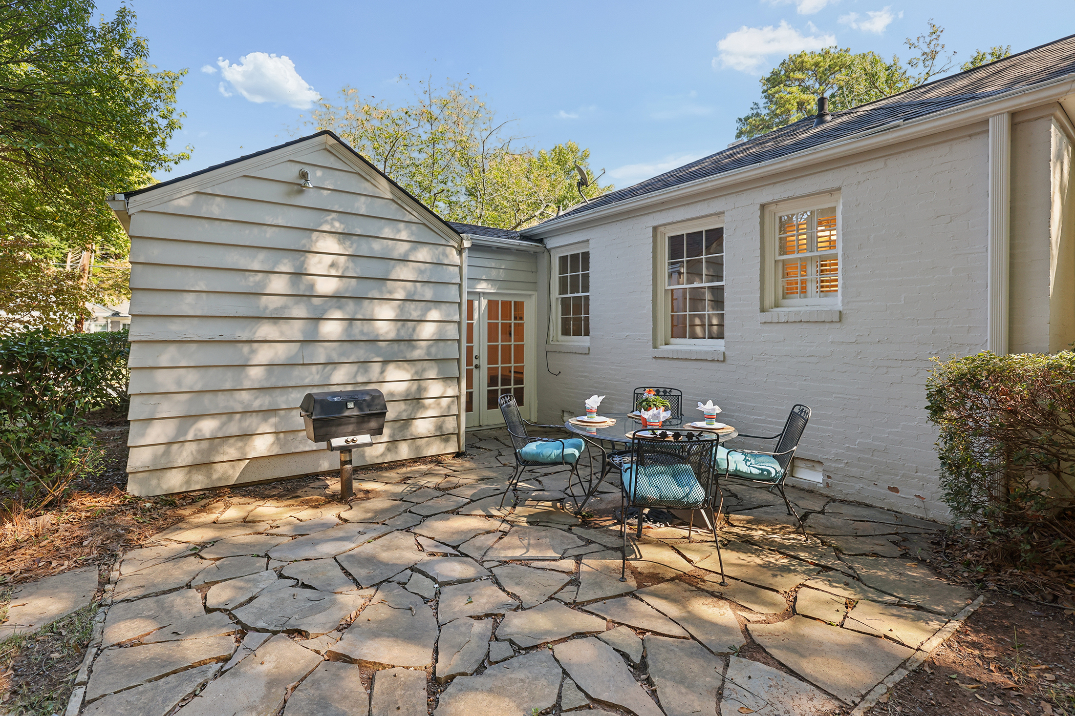  Charming Loring Heights Bungalow in a Park-side Setting - 物件實景