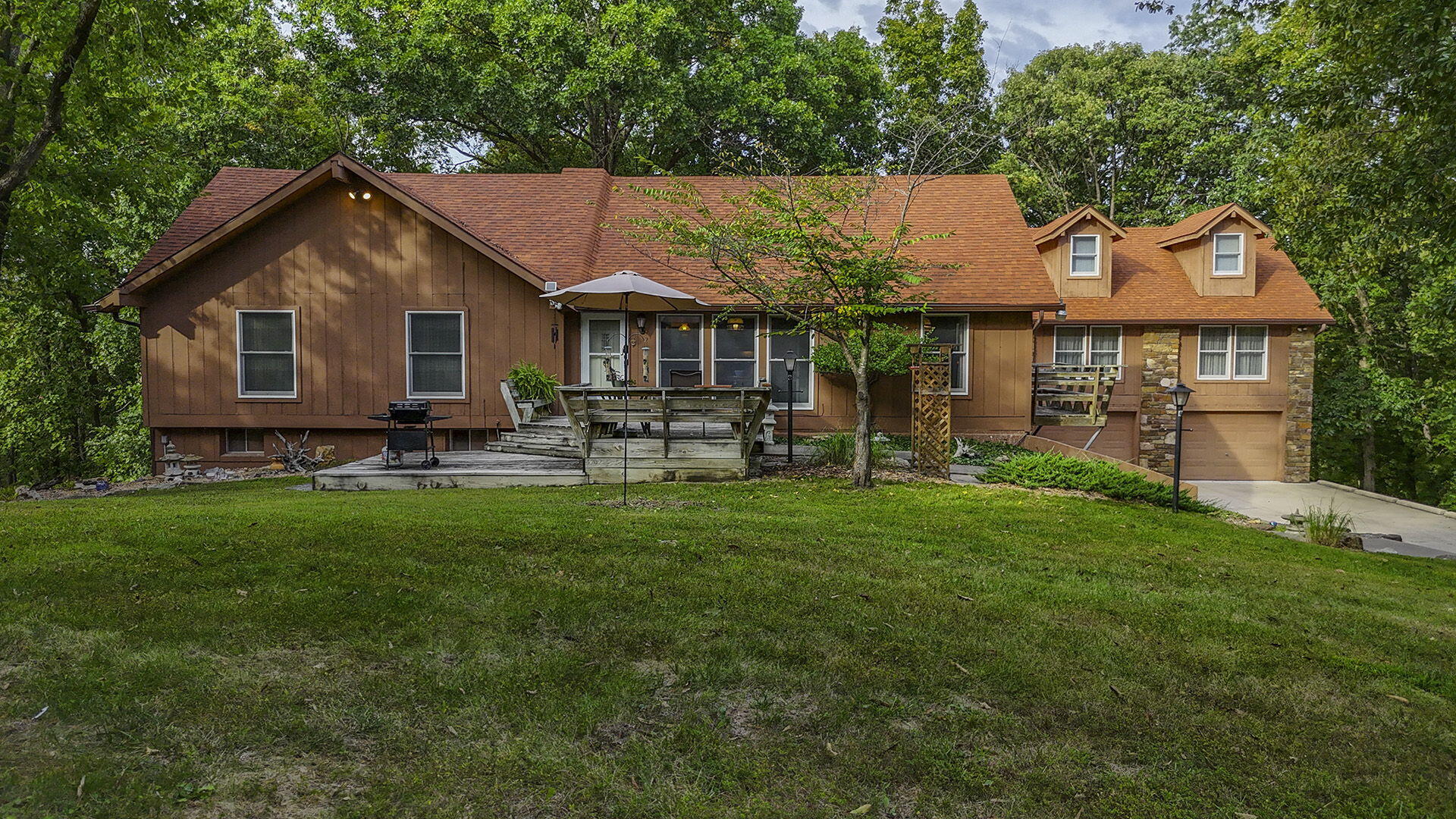 COLUMBIA, Missouri, 65203, United States, 5 Bedrooms Bedrooms, ,3 BathroomsBathrooms,Residential,For Sale,1975322