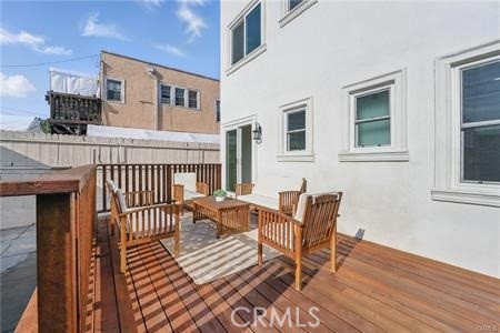Los Angeles, California, 90018, United States, 5 Bedrooms Bedrooms, ,5 BathroomsBathrooms,Residential,For Sale,1842943