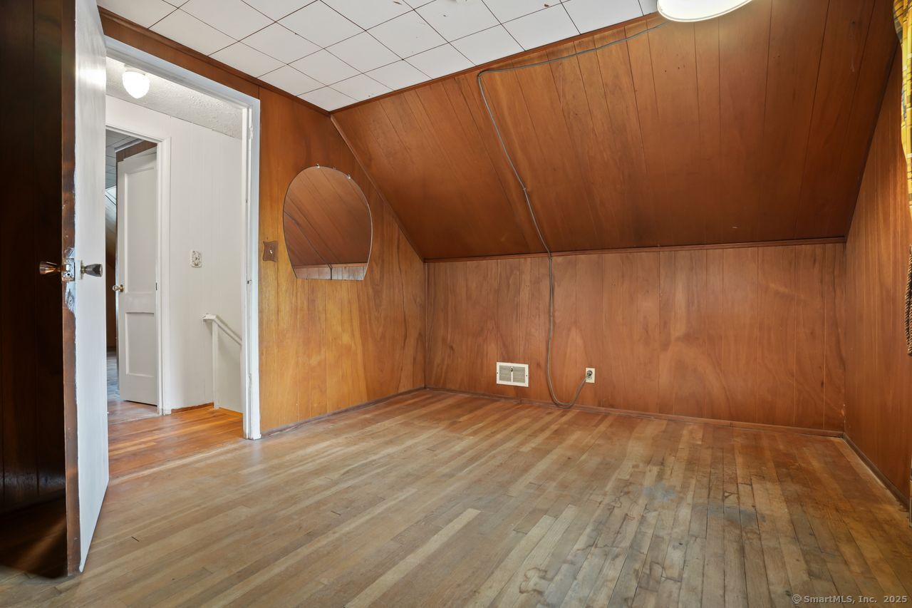 Stratford, Connecticut, 06615, United States, 3 Bedrooms Bedrooms, ,1 BathroomBathrooms,Residential,For Sale,1965569