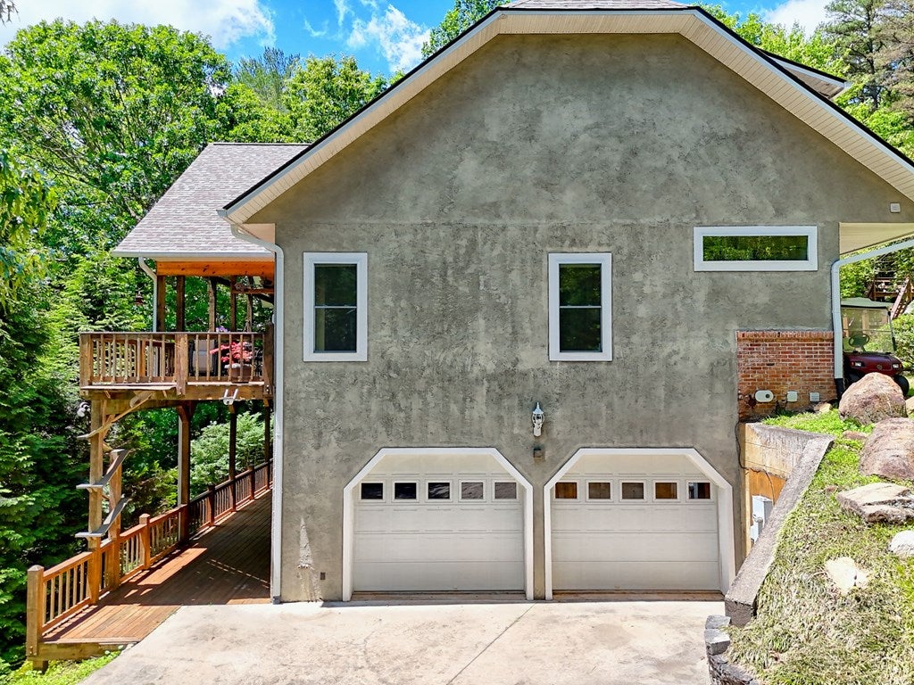 Blairsville, Georgia, 30512, United States, 4 Bedrooms Bedrooms, ,3 BathroomsBathrooms,Residential,For Sale,1827320