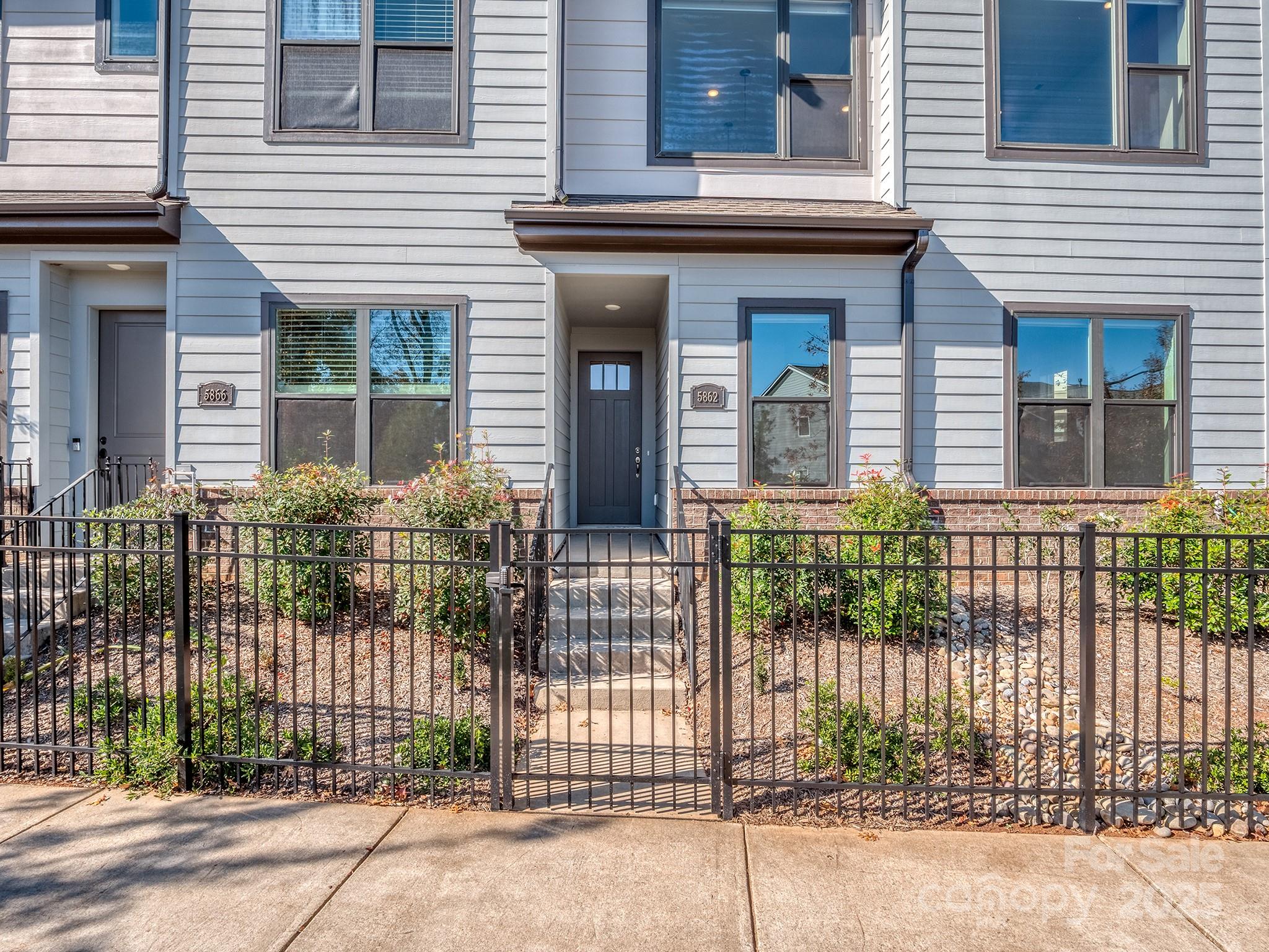 Charlotte, North Carolina, 28277, United States, 4 Bedrooms Bedrooms, ,4 BathroomsBathrooms,Residential,For Sale,1989428