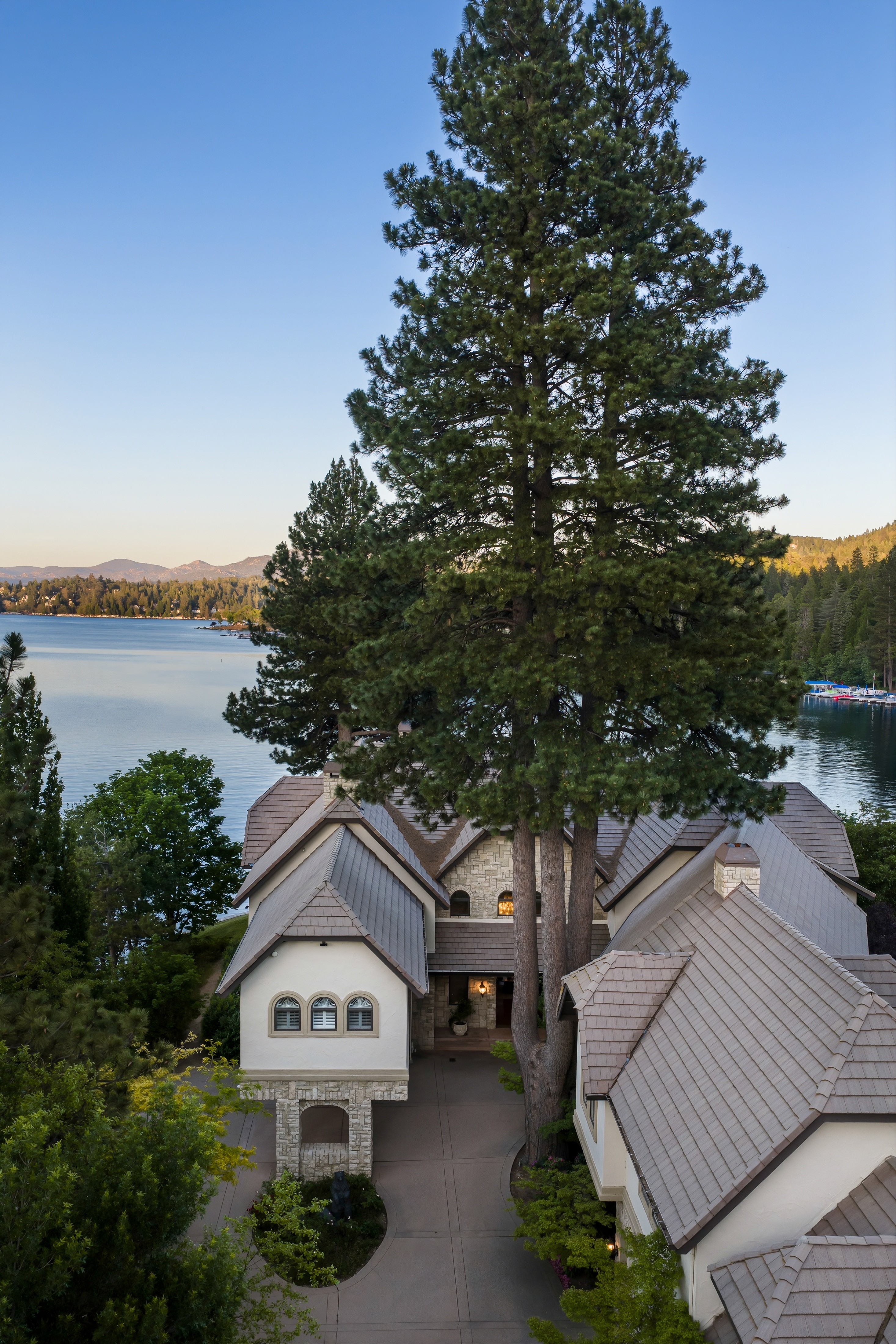  177 Shorewood Drive, Lake Arrowhead, CA 92352 - 物件實景