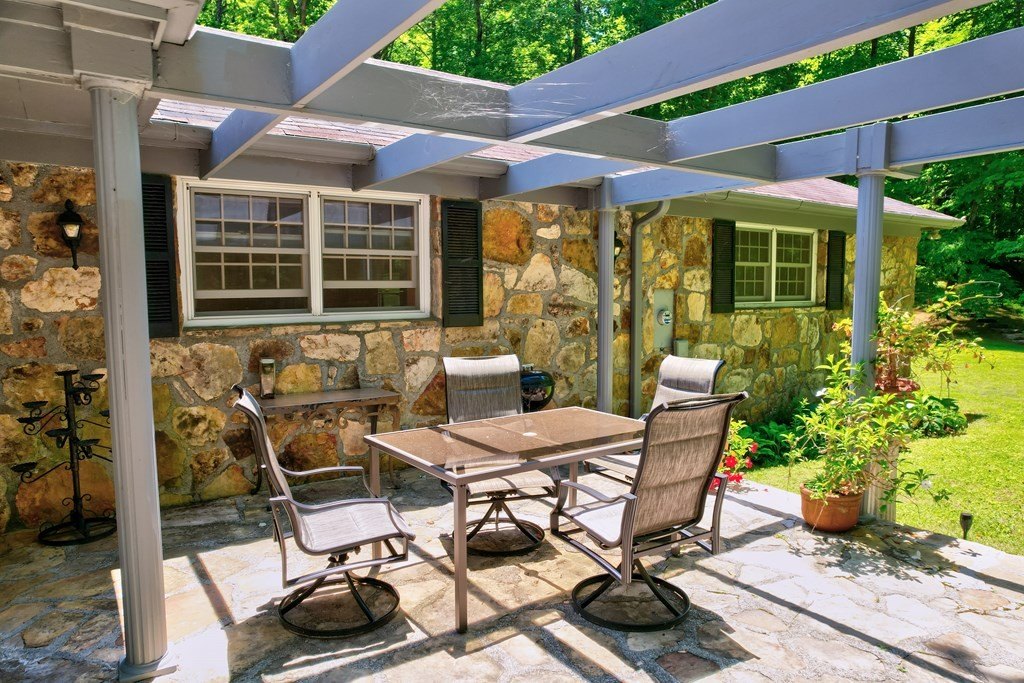 Hiawassee, Georgia, 30546, United States, 3 Bedrooms Bedrooms, ,4 BathroomsBathrooms,Residential,For Sale,1981335