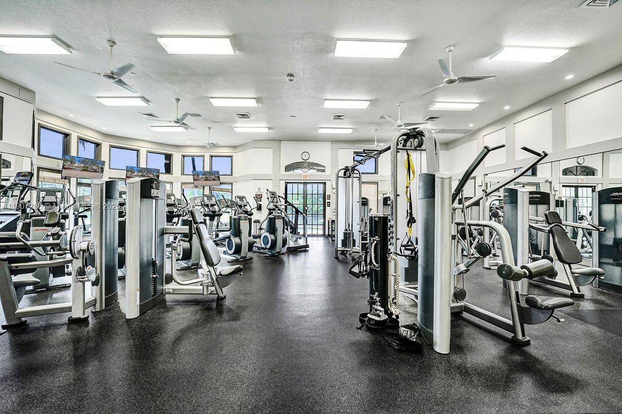 Hollywood, Florida, 33019, United States, 3 Bedrooms Bedrooms, ,3 BathroomsBathrooms,Residential,For Sale,1989592