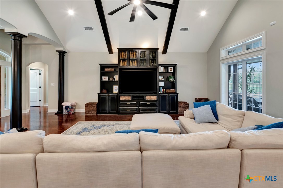 Inez, Texas, 77968, United States, 3 Bedrooms Bedrooms, ,3 BathroomsBathrooms,Residential,For Sale,1760733